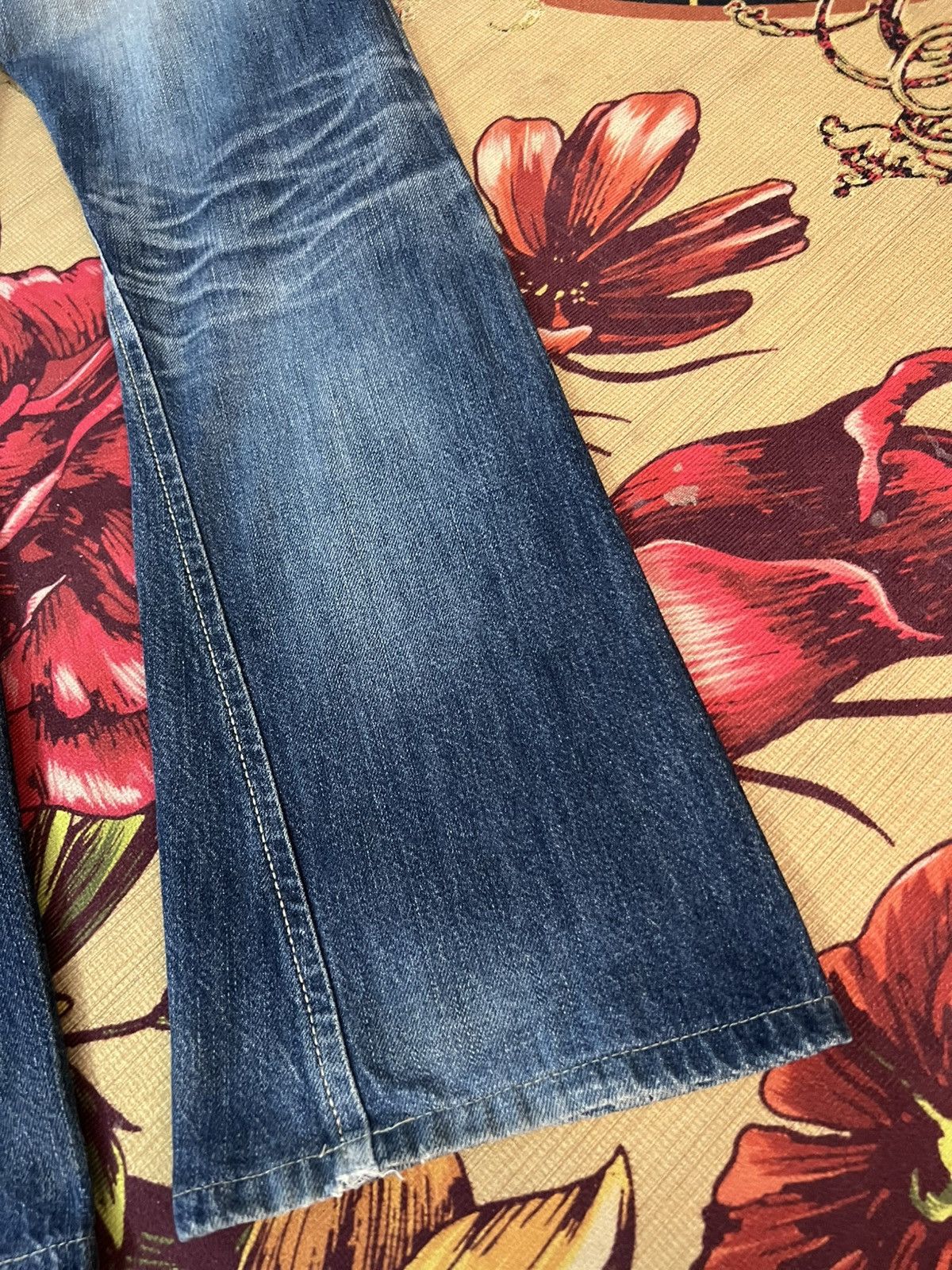 Edwin × Japanese Brand × Vintage 💥FLARE 💥VINTAGE EDWIN BLUE TRIP SUN DISTRESSED JEANS Size US 31 - 16 Thumbnail