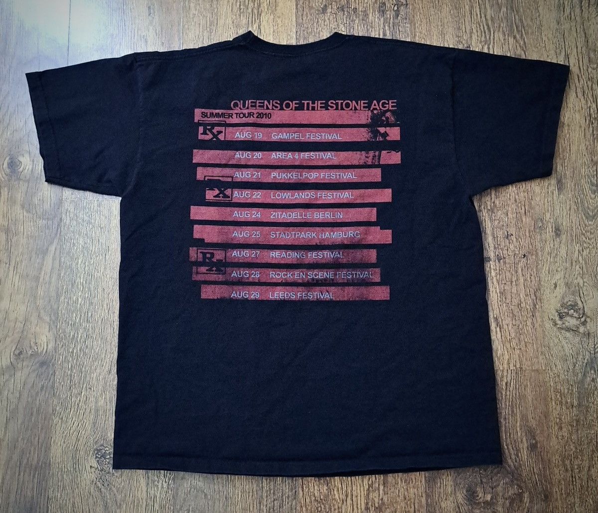 Band Tees QUEENS OF THE STONE AGE x Tour T-Shirt 2010 Size US XL / EU 56 / 4 - 2 Thumbnail
