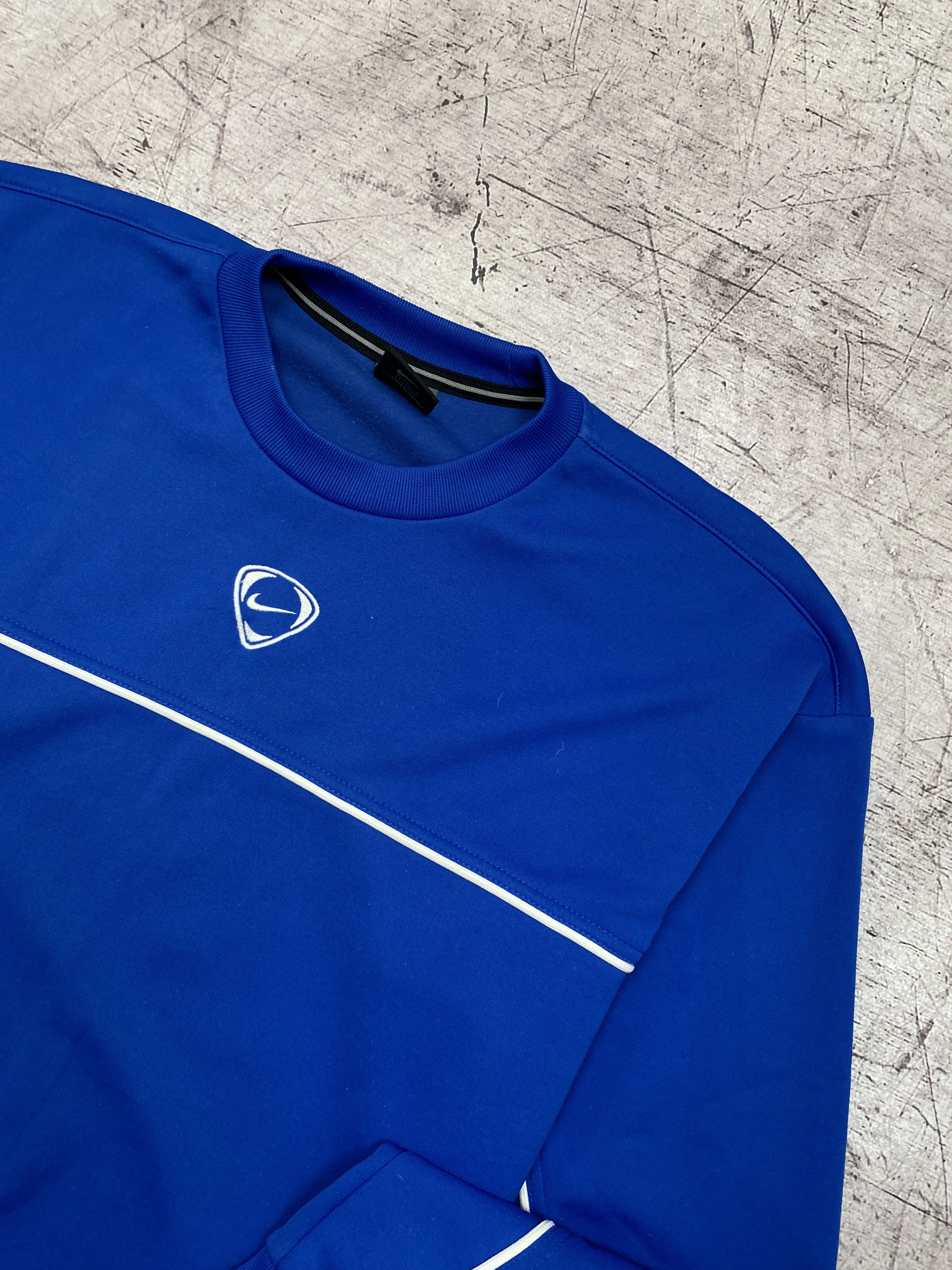 Nike × Vintage Nike Vintage Mens Center Logo Sweatshirt Size US M / EU 48-50 / 2 - 2 Thumbnail