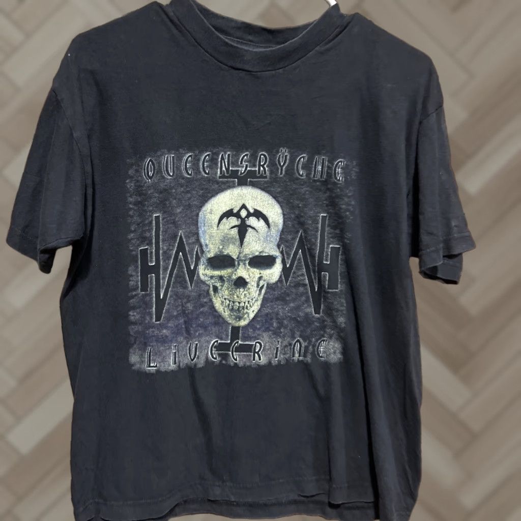 Olive VINTAGE Queensryche Live Crime Tour Graphic Band T Shirt Men's M Black 90s Band Music Shirt Mens Size US M / EU 48-50 / 2 - 1 Thumbnail