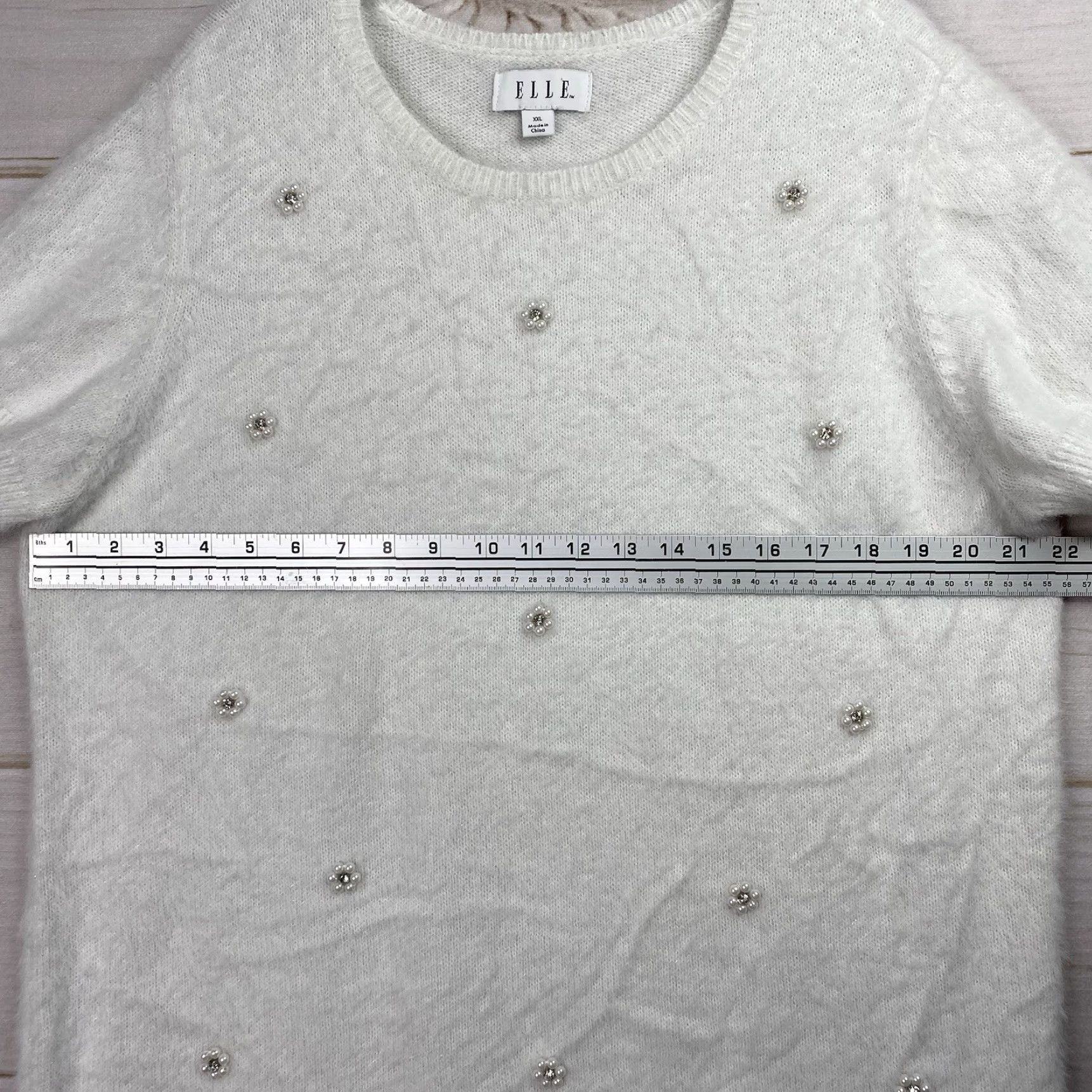 Vintage VINTAGE ELLE Womens Sweater XX L White Fuzzy Beaded Short Sleeve Soft Grannycore Wimsy Size XXL / US 16-18 / IT 52-54 - 7 Thumbnail