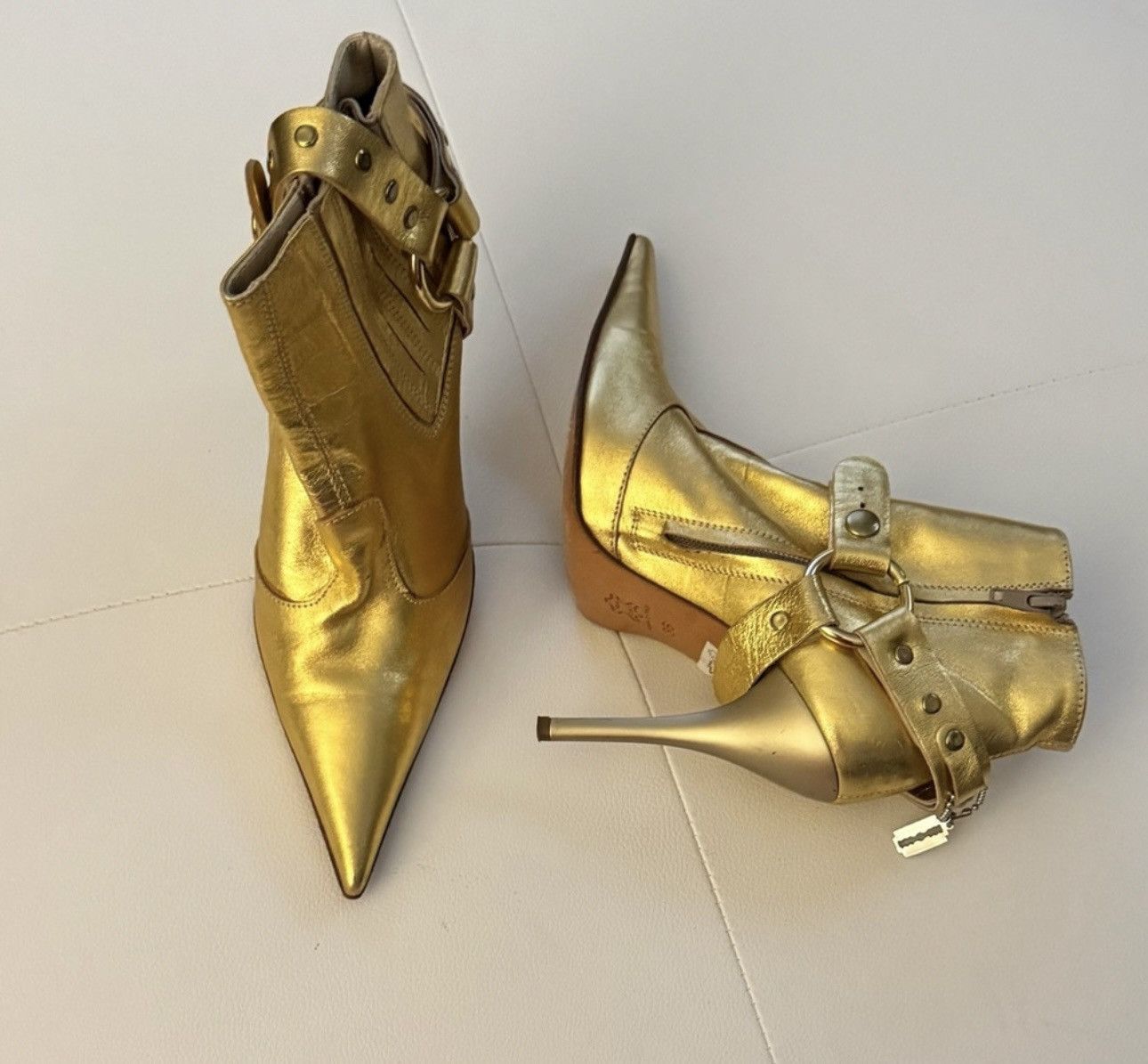 Other Denny Rose Metallic Gold Ankle Boots Size US 6 / IT 36 - 5 Thumbnail