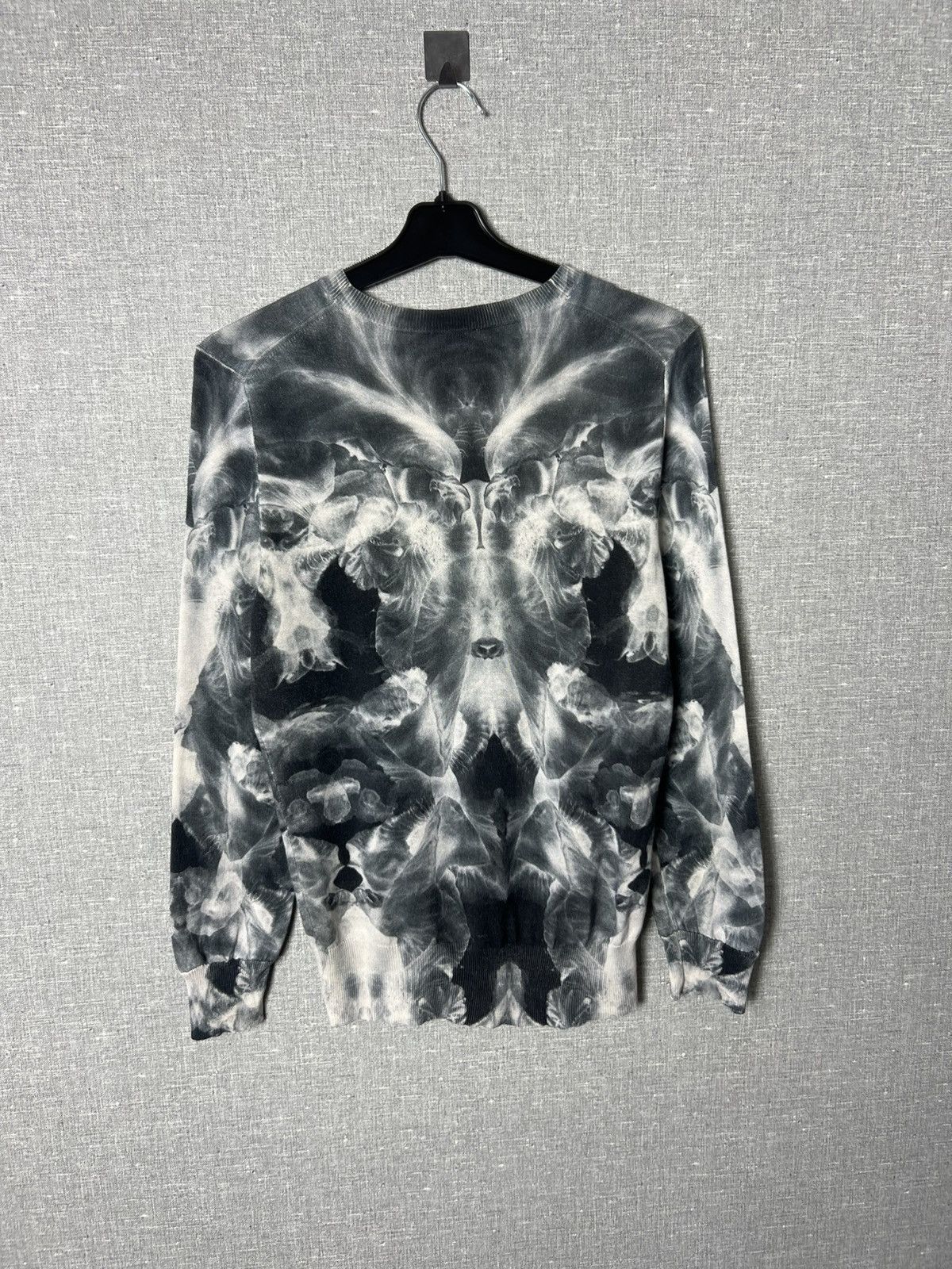 Alexander McQueen Alexander McQueen Trompe L’Oeil All Over Print Silk Sweater Size L / US 10 / IT 46 - 9 Thumbnail