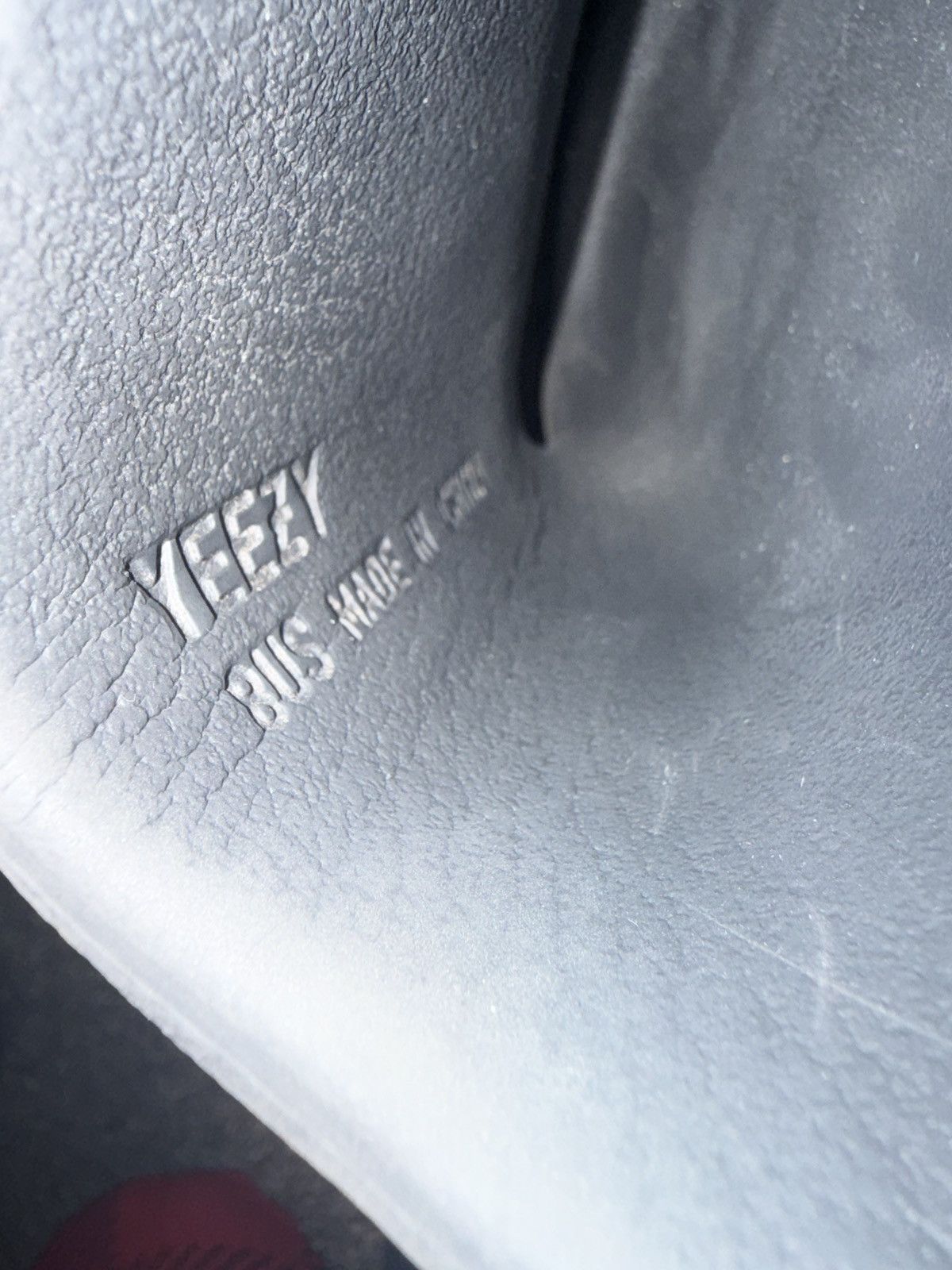 Yeezy Men Yeezy Slide Onyx Size 5 Size US 5 / EU 37 - 6 Thumbnail