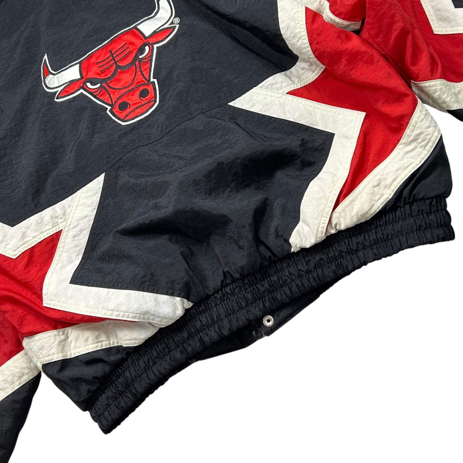 NBA VTG 90s CHICAGO BULLS STARTER STAR LOGO PUFFER JACKET Size US XL / EU 56 / 4 - 6 Thumbnail