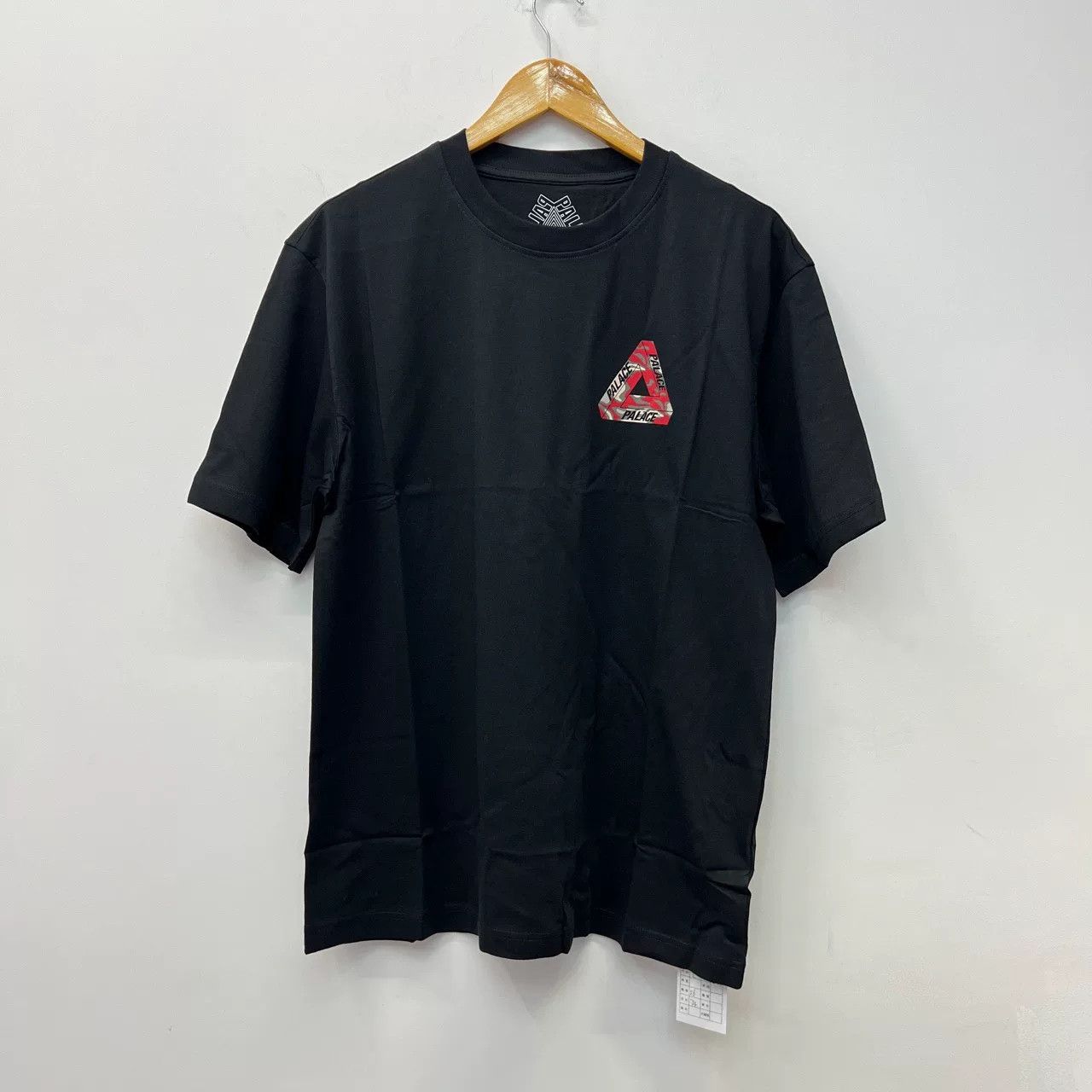 Palace Palace SS23 Triangular Logo Short Sleeve Shirt Size US L / EU 52-54 / 3 - 1 Thumbnail