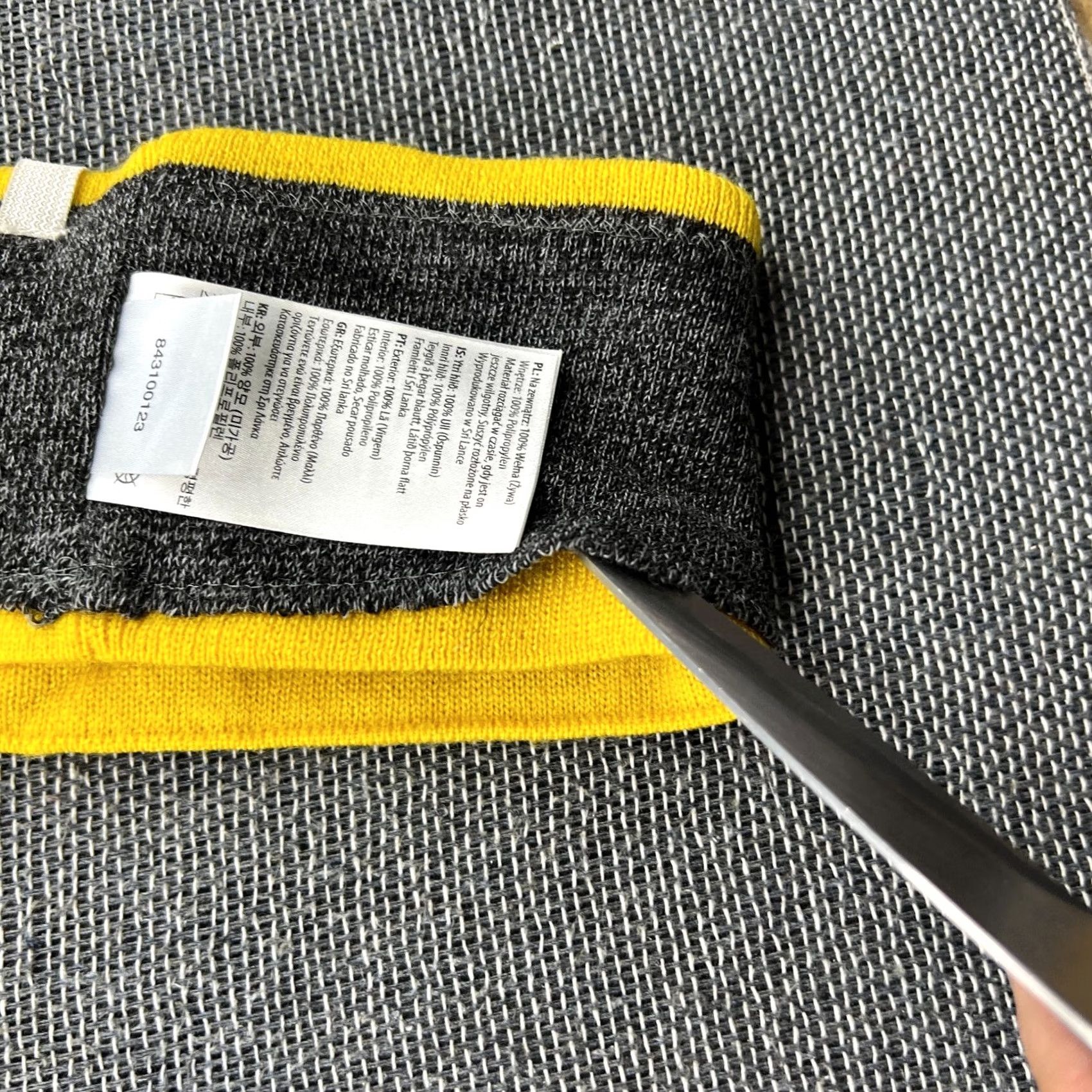 Vintage Devold Virgin Wool Logo Headband One Size Yellow Lined Thermal Knitted Unisex Adults Headband Mens Womens Boys Girls Size ONE SIZE - 3 Thumbnail