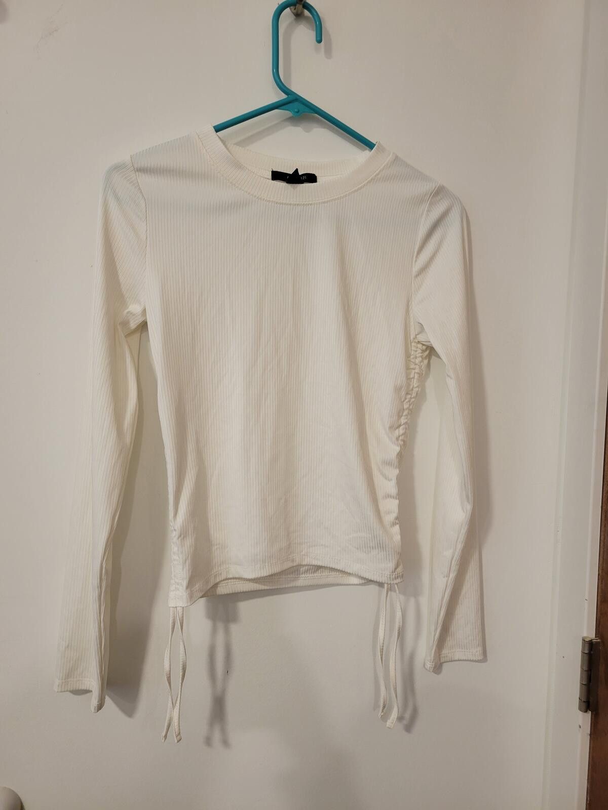Forever 21 Forever 21 White Long Sleeve Ribbed Top with Side Drawstring Size M / US 6-8 / IT 42-44 - 1 Thumbnail