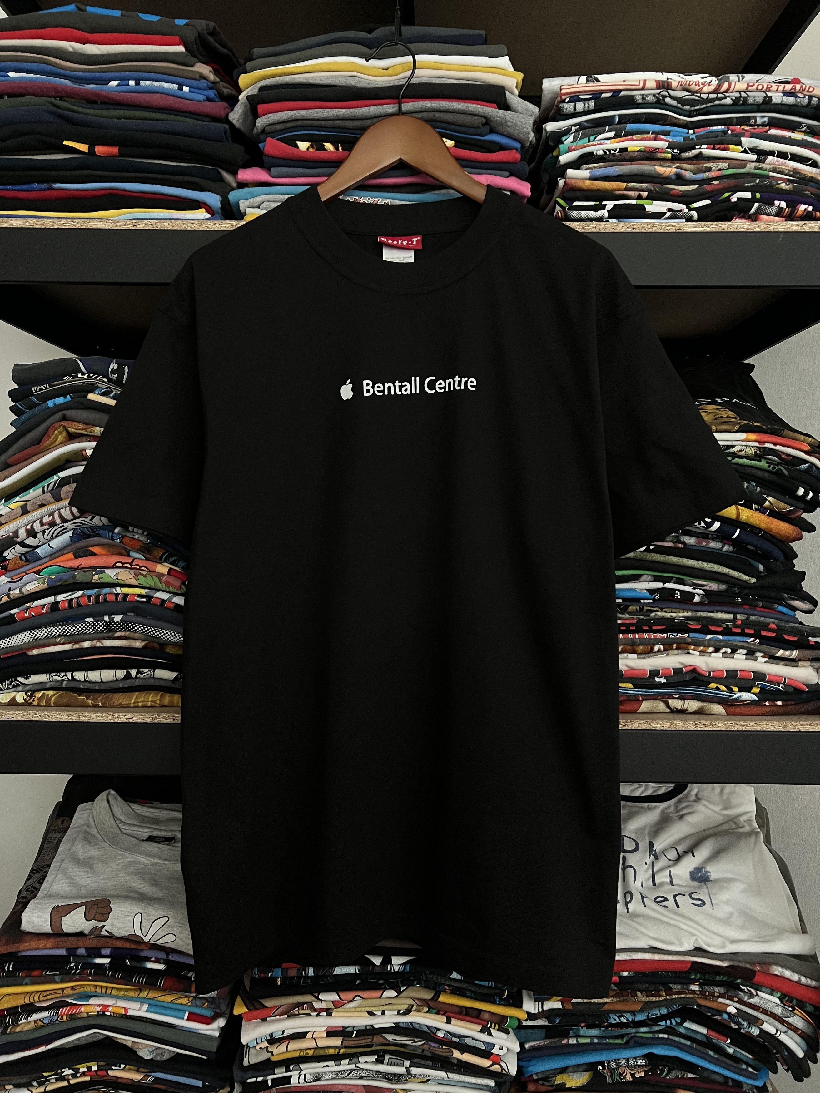 Apple Vintage 2000s Apple Bentall Centre Black T-shirt Size US L / EU 52-54 / 3 - 1 Thumbnail
