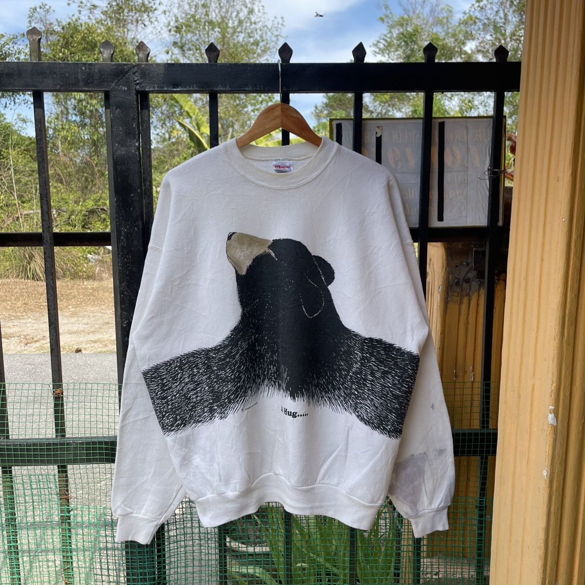 Vintage 🔥Vintage 90s Whellhouse Design The Hug Big Bear Sweatshirts Size US L / EU 52-54 / 3 - 1 Thumbnail