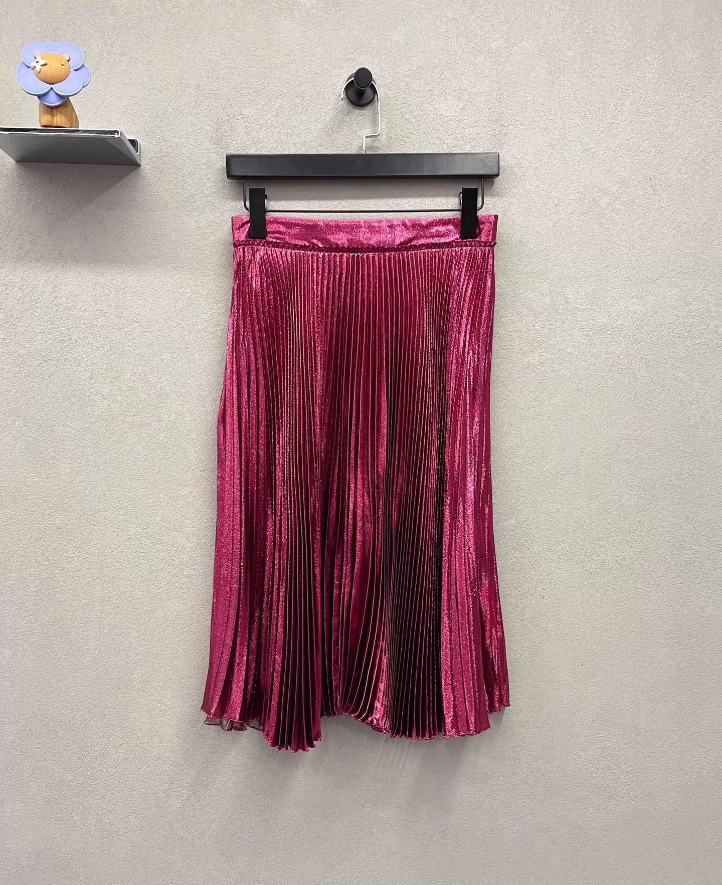 Gucci Gucci Women's Red Pleated Skirt 42 Size 28" / US 6 / IT 42 - 2 Thumbnail
