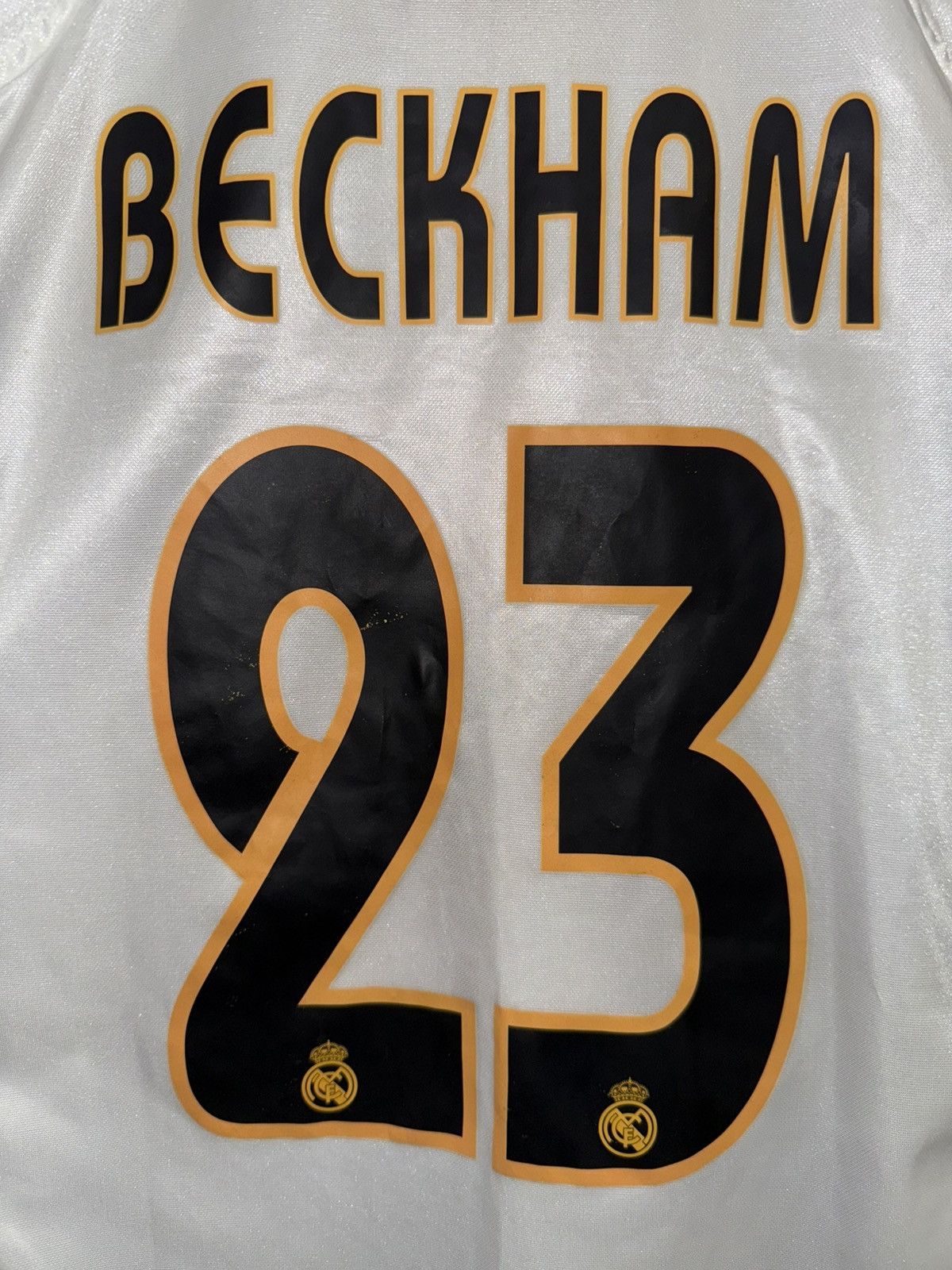 Adidas Real Madrid CF 2004/2005 home kit with Beckham nameset Size US S / EU 44-46 / 1 - 4 Thumbnail