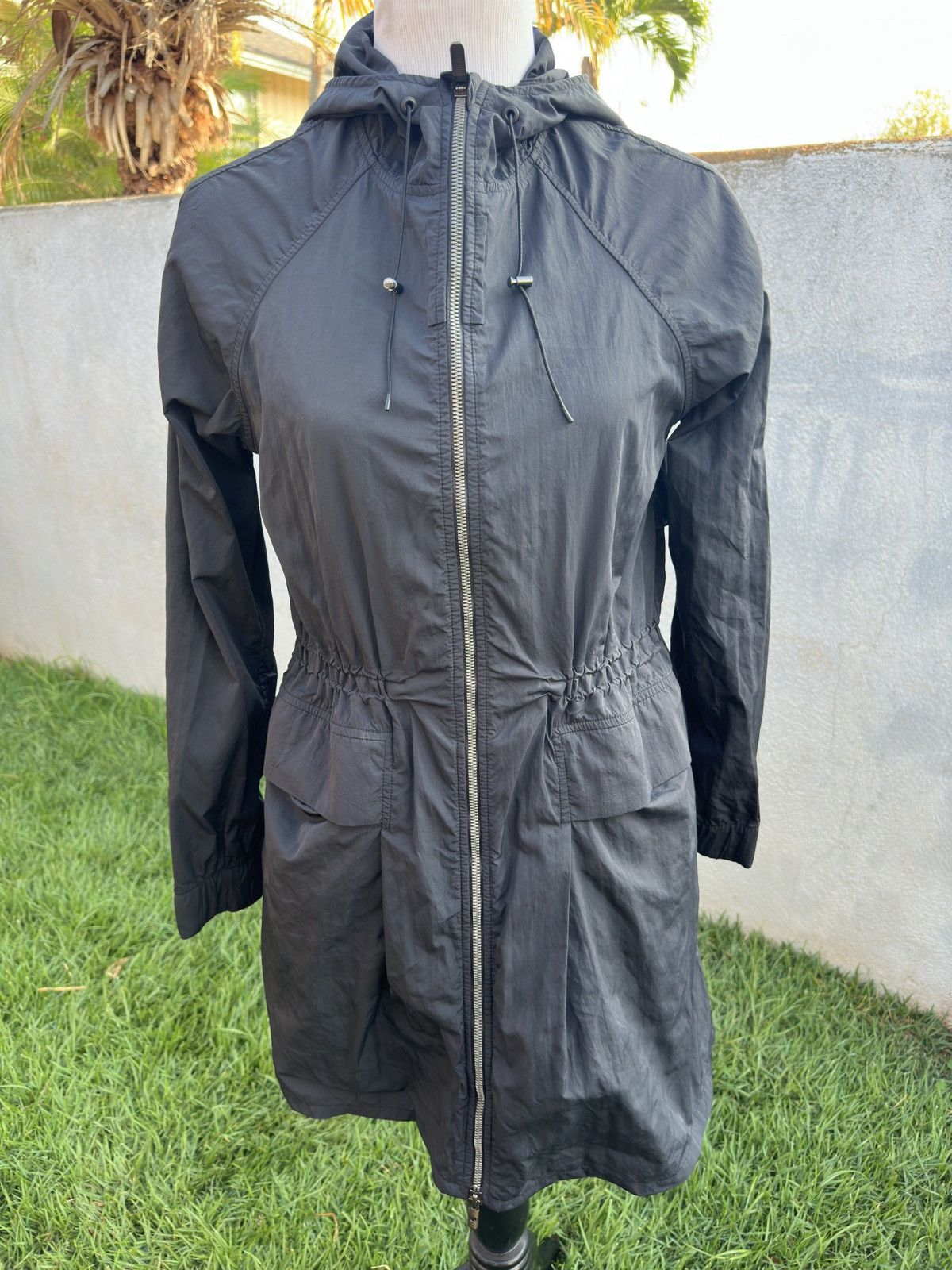 Lululemon Lululemon Pack & Glyde Hooded Jacket Windbreaker Black size4 Size S / US 4 / IT 40 - 1 Thumbnail