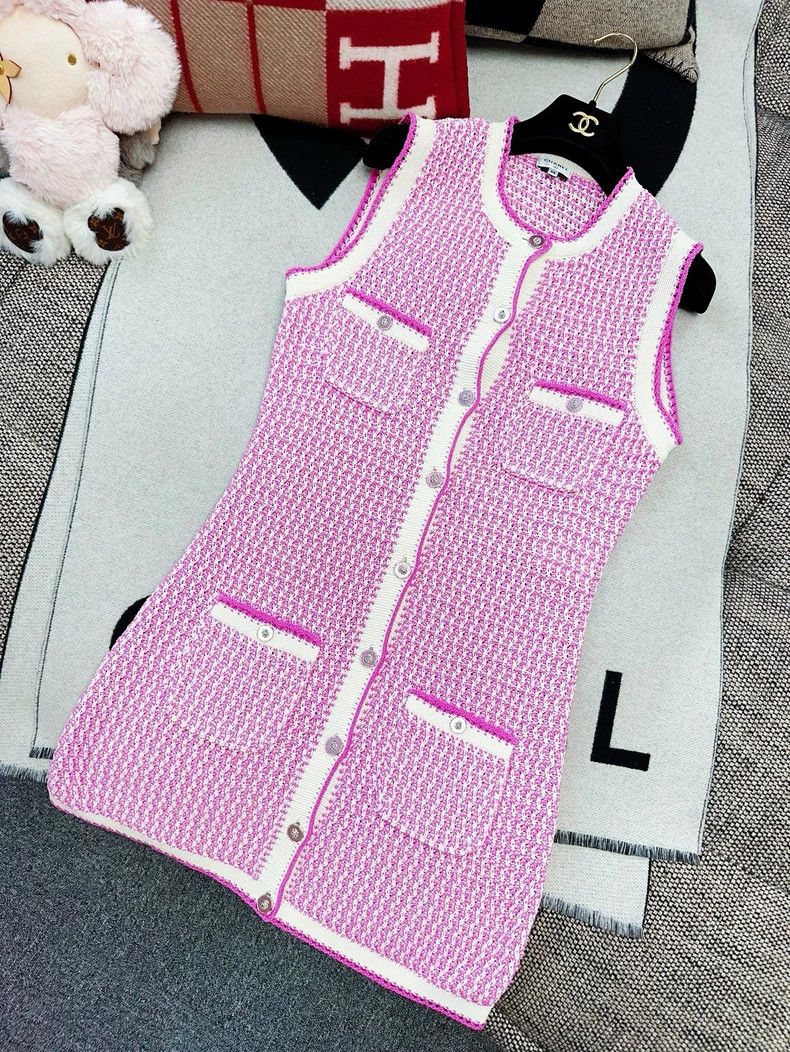 Chanel Chanel 22P pink and white four-pocket knitted sleeveless v Size XS / US 0-2 / IT 36-38 - 7 Thumbnail