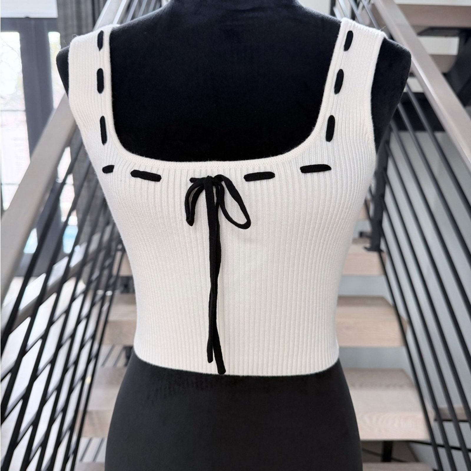 Other New Y2K White and Black Sleeveless Crop Top with Bow Detail Size S / US 4 / IT 40 - 3 Thumbnail