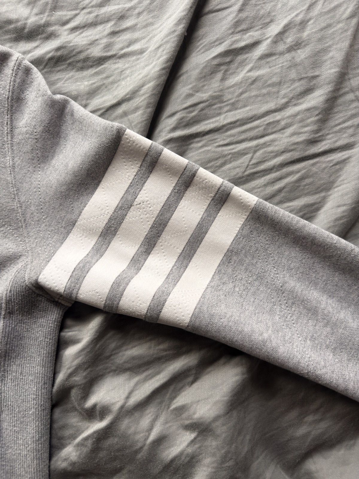Thom Browne Thom Browne Men’s Classic 4-Bar Crewneck Sweatshirt – Small Size US S / EU 44-46 / 1 - 5 Thumbnail