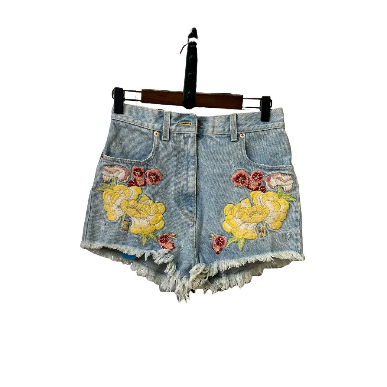 Gucci Gucci Floral Embroidered Denim Shorts Size 27 Size 27" / US 4 / IT 40 - 1 Thumbnail
