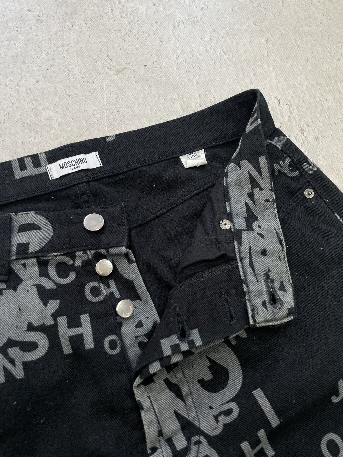 Moschino Rare monogram Moschino Jeans y2k monogram baggy pants jeans Size US 32 / EU 48 - 5 Thumbnail