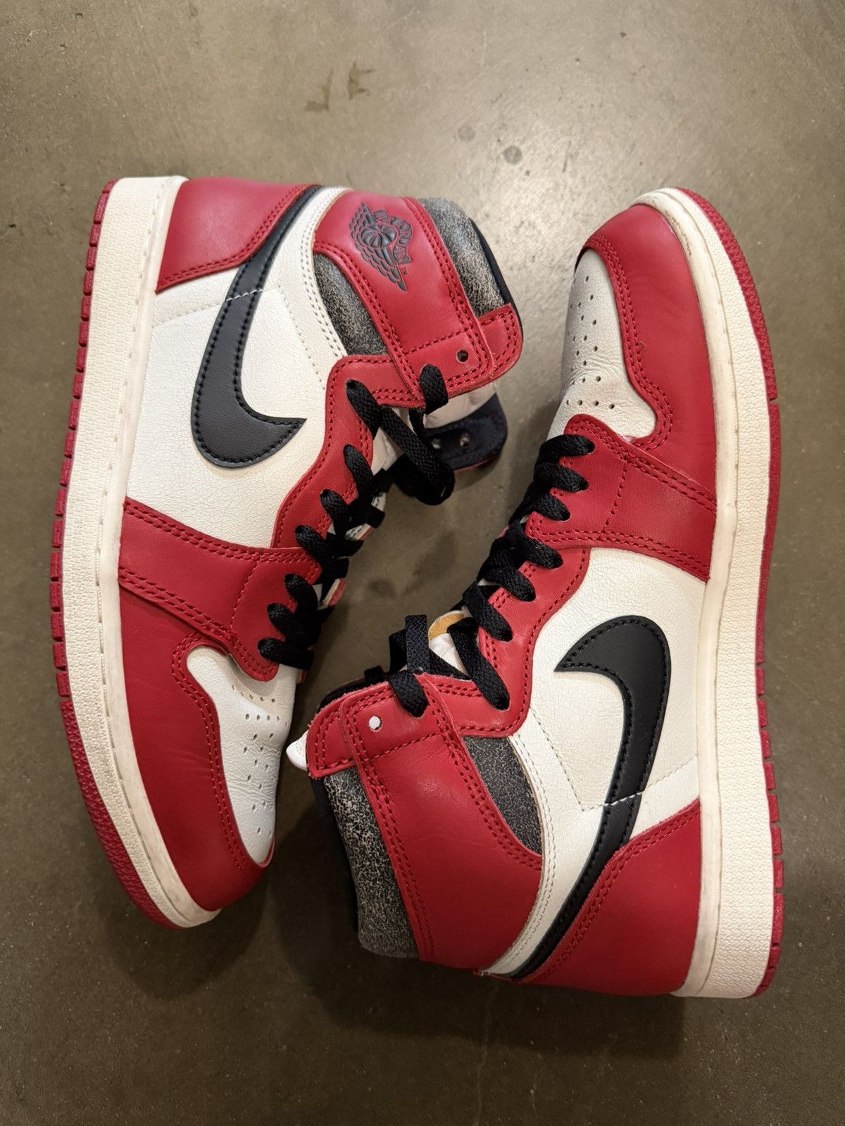 Jordan Brand Jordan 1 Chicago Lost and Found Size US 10 / EU 43 - 1 Thumbnail