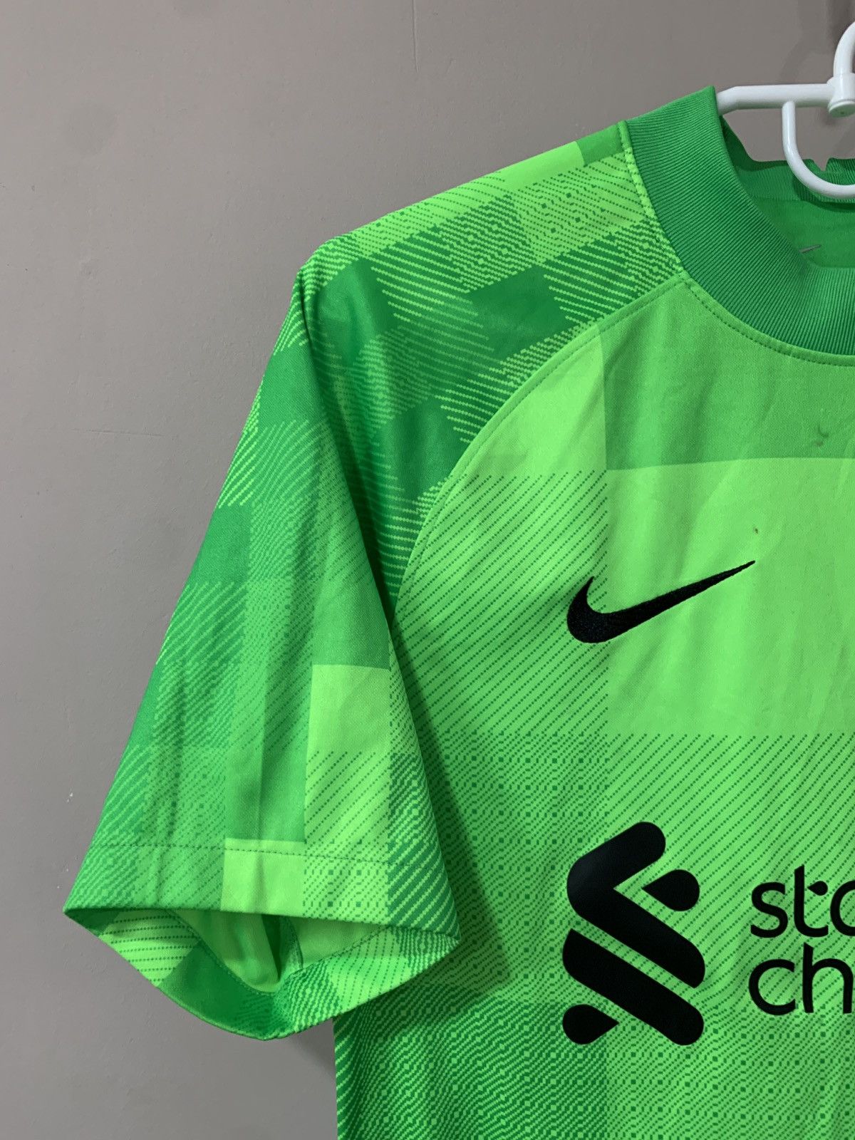 Nike Liverpool 21/22 Goalkeeper Football Shirt Nike Soccer Jersey Size US S / EU 44-46 / 1 - 4 Thumbnail