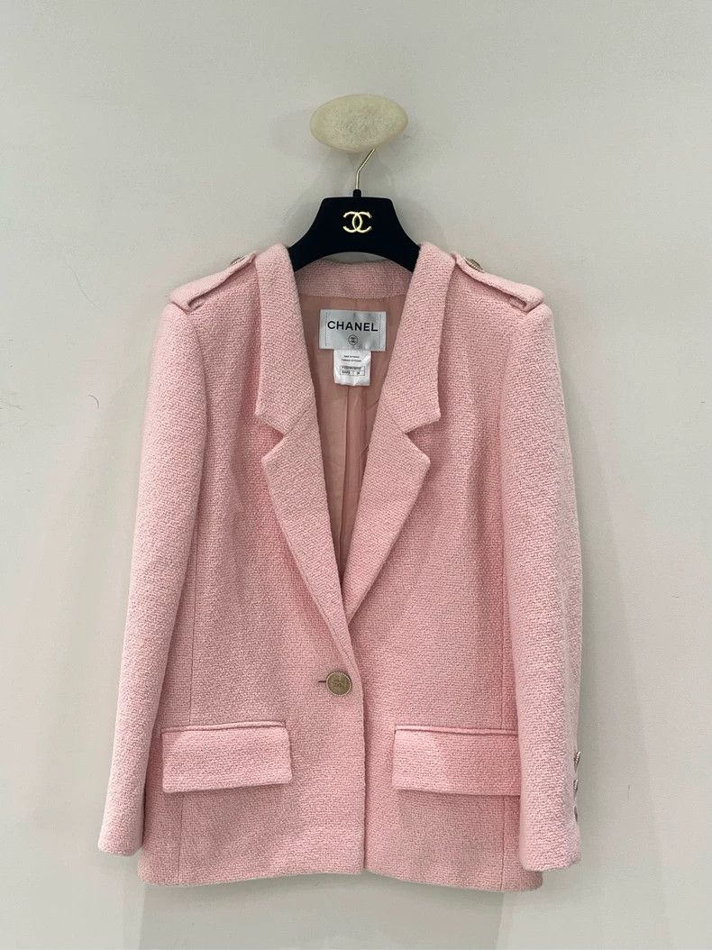 Chanel Chanel Seoul Series Pink Epaulette Suit Size XXS / US 00 / IT 34 - 1 Thumbnail