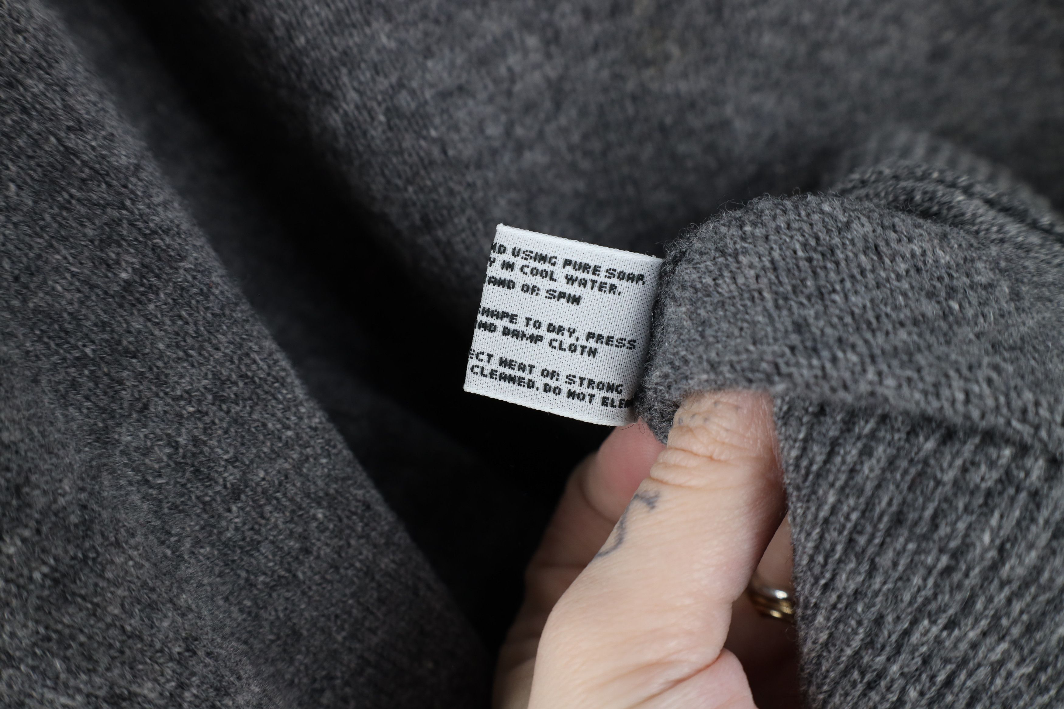 Vintage Vintage 70s William Lockie Scotland Knit V-Neck Sweater Gray Size US XXL / EU 58 / 5 - 9 Thumbnail
