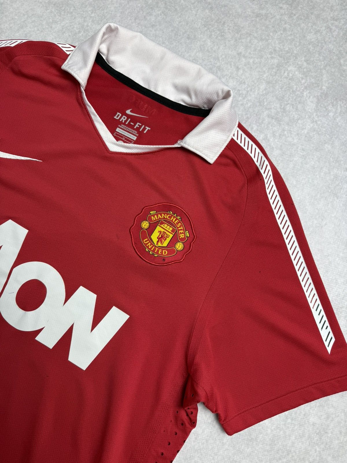 Nike 2010-11 Manchester United Nike Aon Football Shirt Morrison M Size US M / EU 48-50 / 2 - 4 Thumbnail