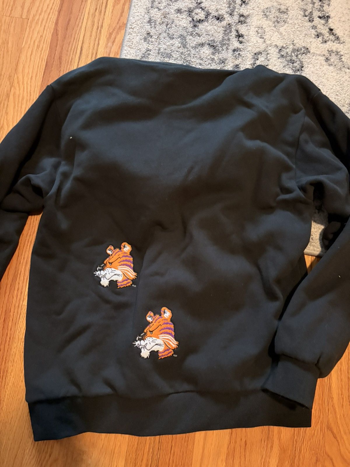 Travis Scott TRAVIS SCOTT MITCHELL AND NESS SZ MEDIUM CLEMSON BARELY USED Size US M / EU 48-50 / 2 - 2 Thumbnail