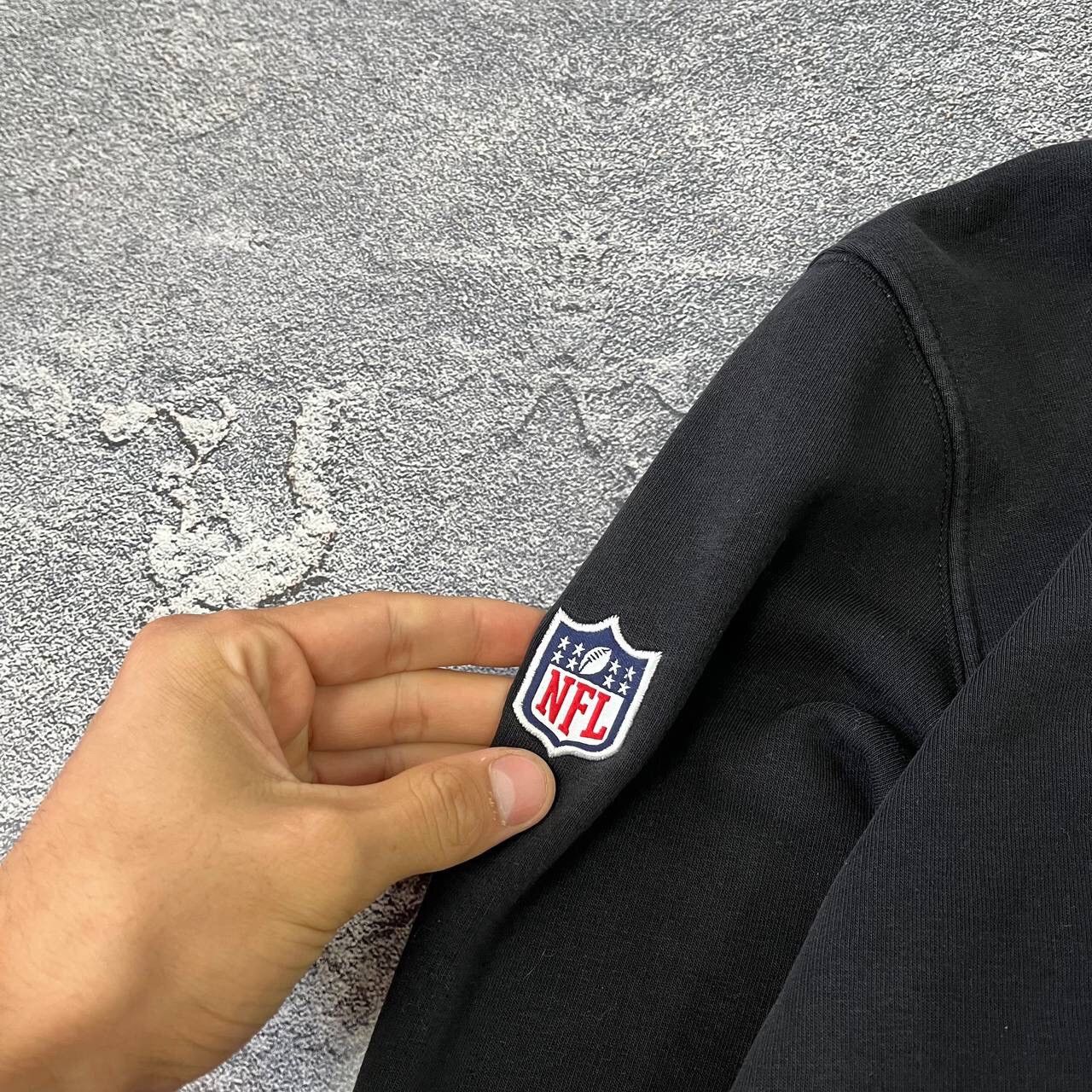 Vintage Jacksonville Jaguars Mens Black Pullover Hoodie NFL Size US S / EU 44-46 / 1 - 12 Thumbnail