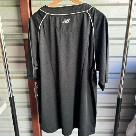 New Balance NWT NEW BALANCE MEN’S SHIRT 2 BUTTON BLACK JERSEY LOOSE FIT Size US XXL / EU 58 / 5 - 6 Thumbnail