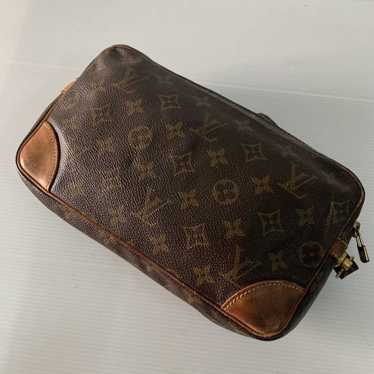 Louis Vuitton Louis Vuitton Marly Clutch Bag Size ONE SIZE - 5 Thumbnail