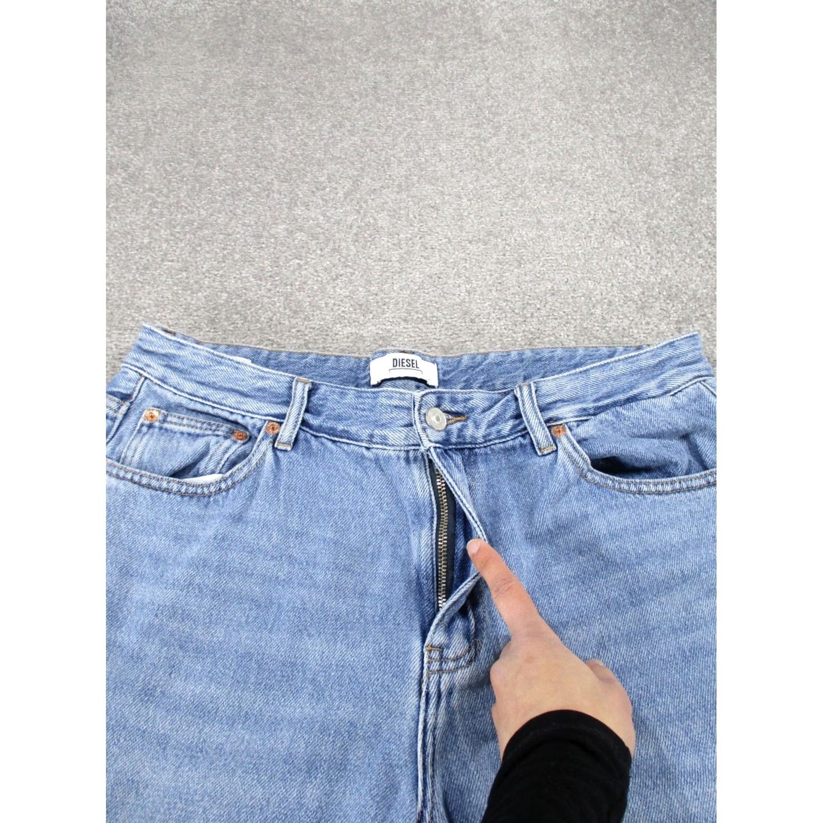 Diesel Diesel Mom Jeans Womens 14 Light Blue Denim High Rise Jeans Women's 14 Blue High Rise Mom Jeans Mens not applicable Size 36" / US 14 / IT 50 - 3 Thumbnail