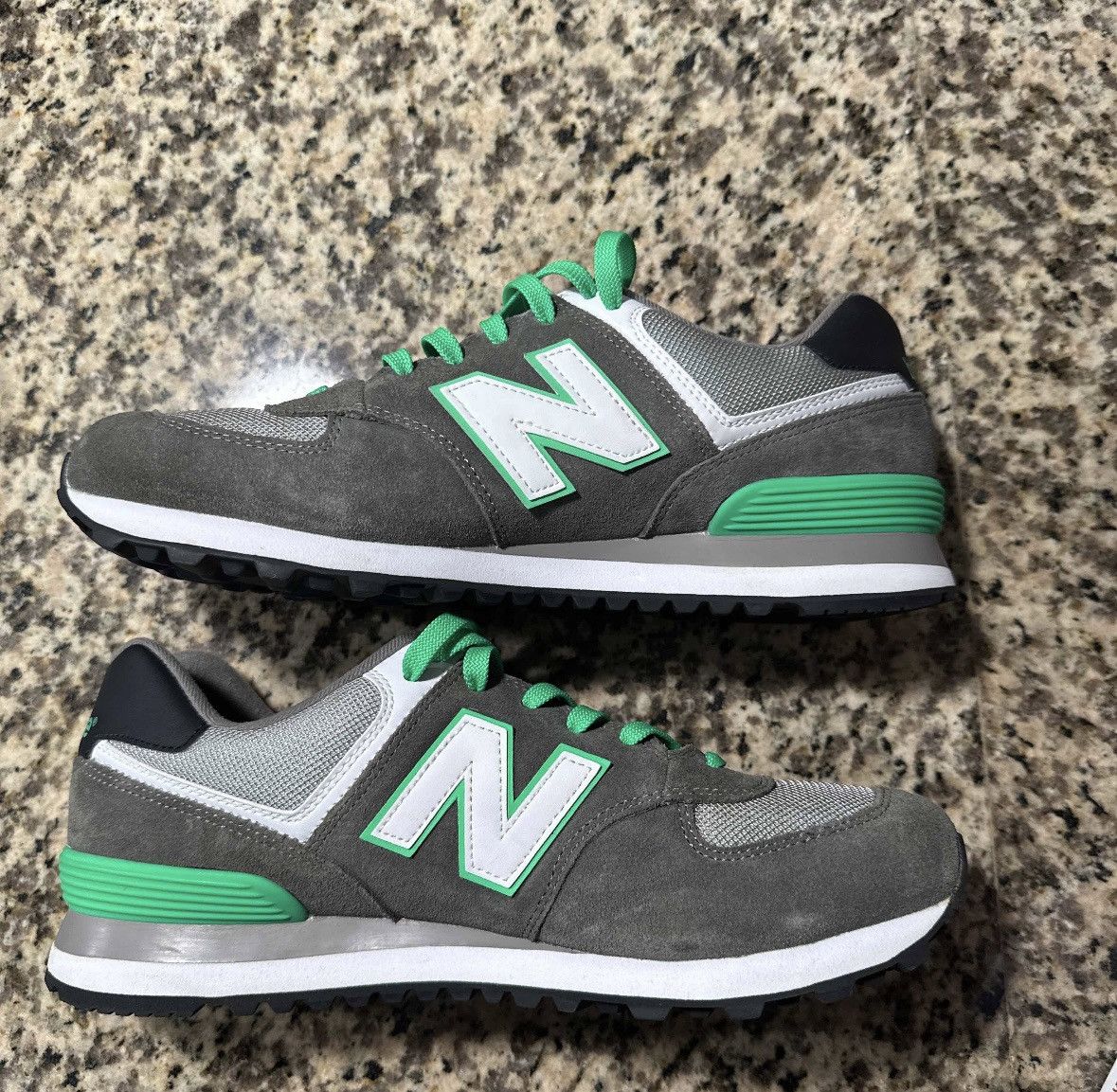 New Balance New balance 574 grey/green Size US 10 / EU 43 - 1 Thumbnail