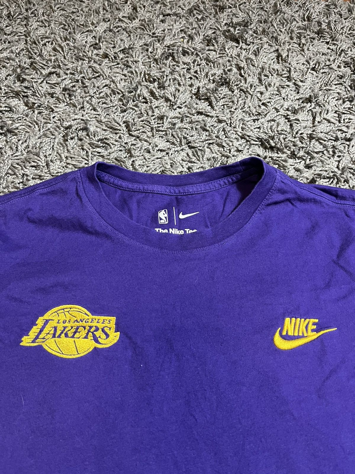 Nike NIKE LAKERS Y2K STYLE BASKETBALL COTTON T-SHIRT Size US L / EU 52-54 / 3 - 2 Thumbnail