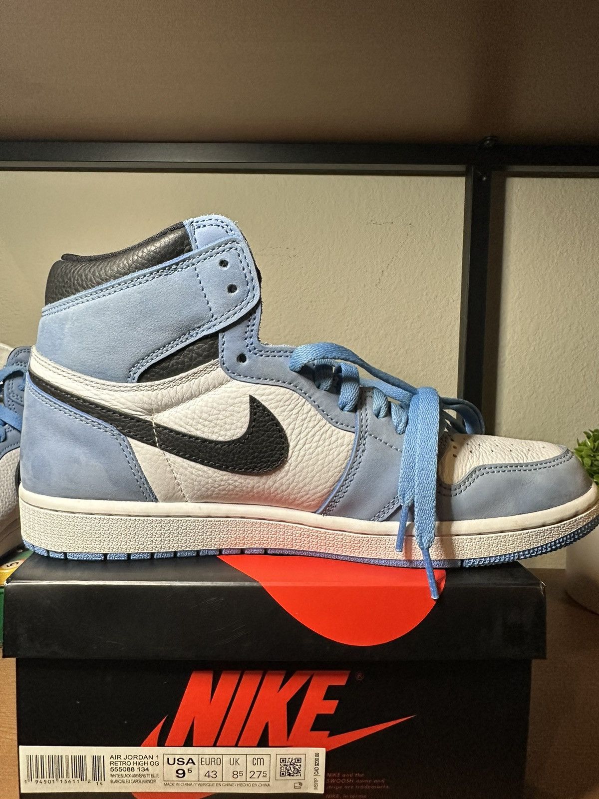 Jordan Brand × Nike Jordan 1 Retro High University Blue Size US 9.5 / EU 42-43 - 6 Thumbnail