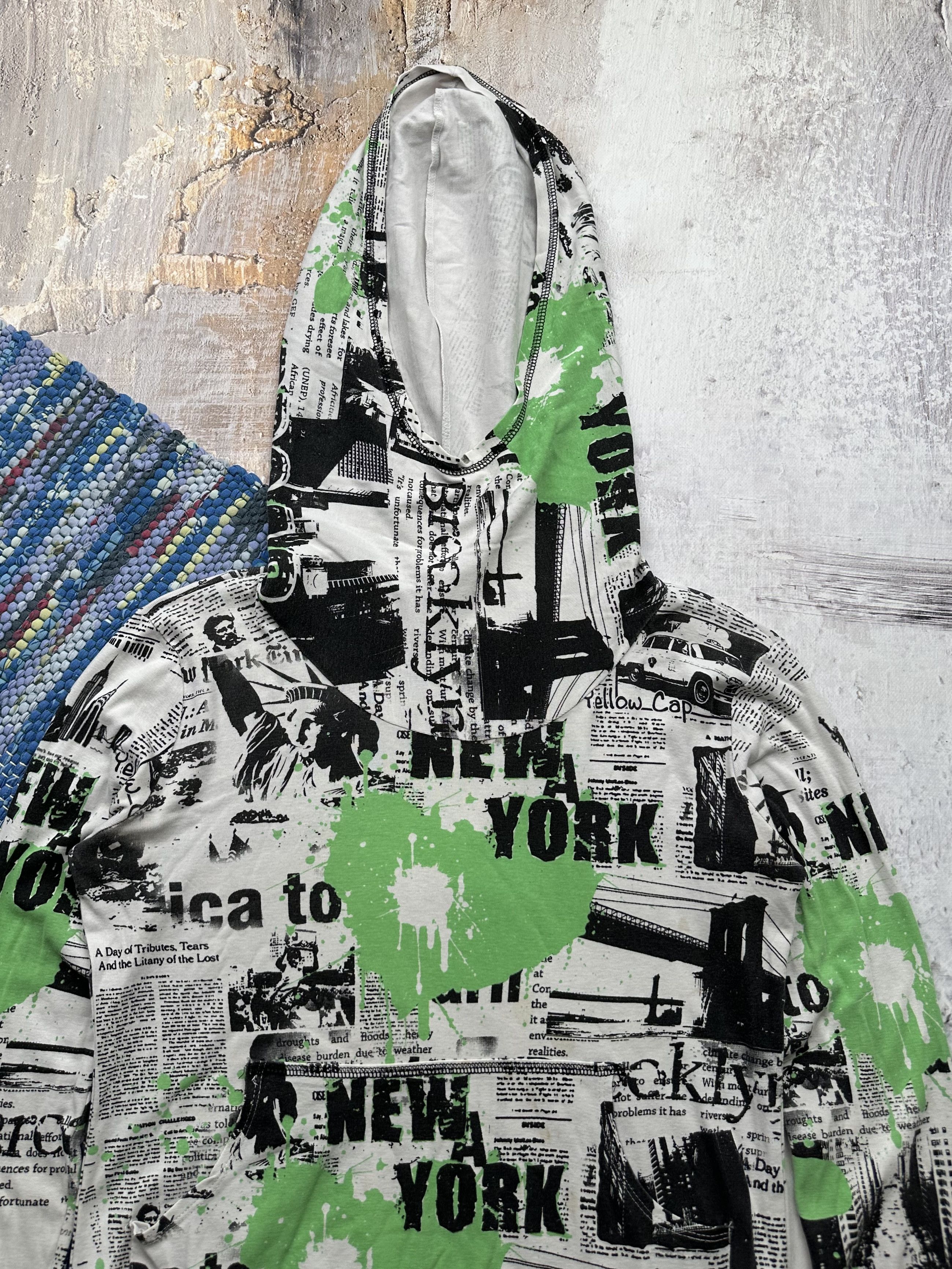Japanese Brand Vintage Printed Cropped Hoodie A543(613)D15 Size US S / EU 44-46 / 1 - 2 Thumbnail