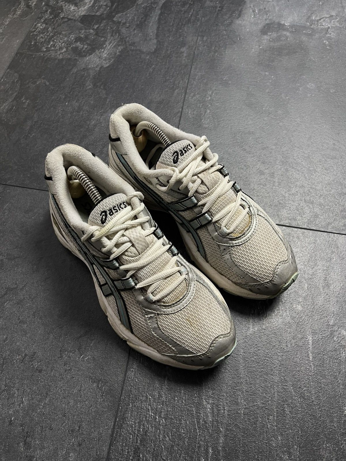 Asics Vintage asics rare low top hype sneakers Size US 6 / EU 39 - 4 Thumbnail