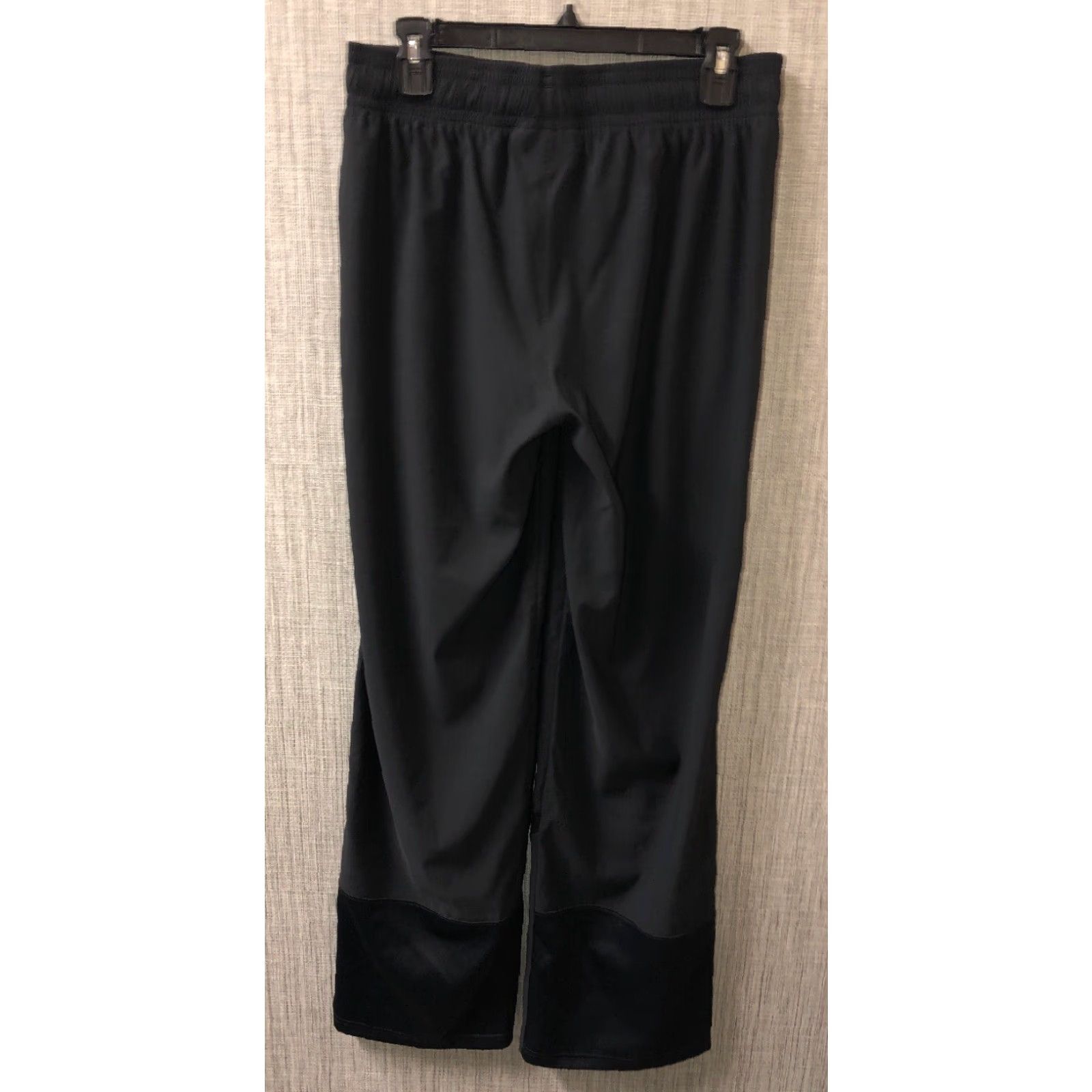 Under Armour VINTAGE Under Armour Men's Activewear Sweatpants Size M Black Athletic Pants Size US 31 - 4 Thumbnail