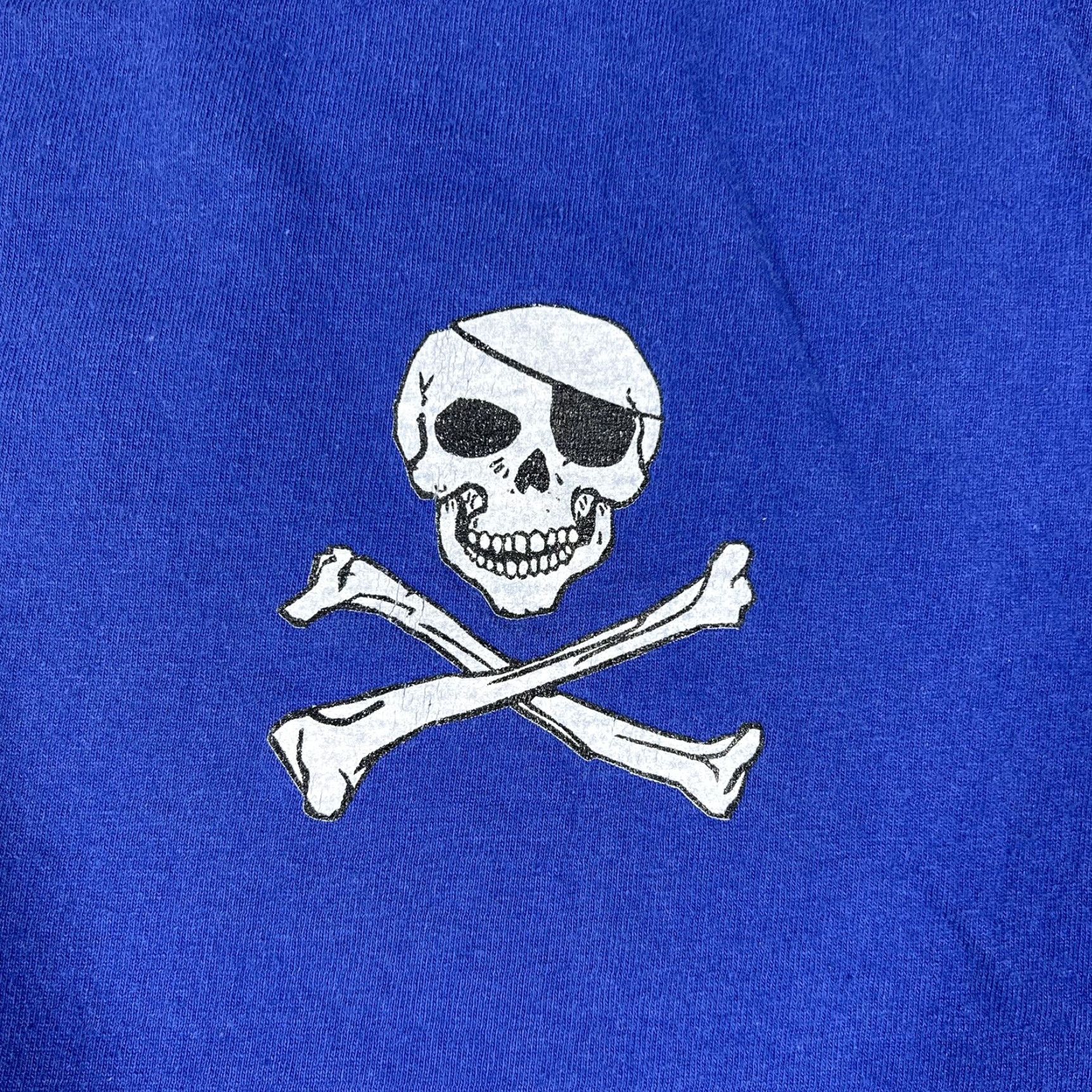 Gildan Skull and Crossbones T-Shirt Men's 2XL Royal Blue Gildan Heavy Cotton Graphic Tee Size US XXL / EU 58 / 5 - 2 Thumbnail