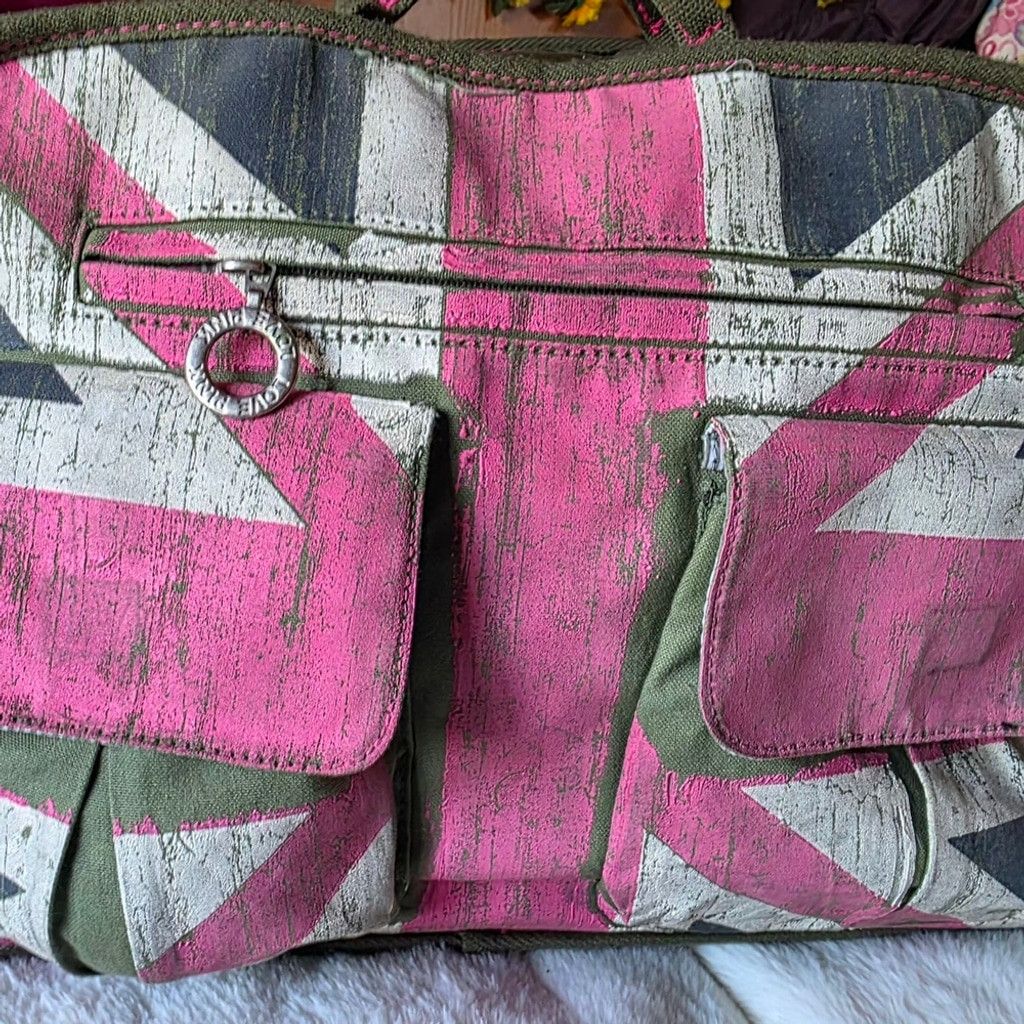 Victoria's Secret ☆RARE☆ PINK Olive Green and Pink Graphic Weekend Duffel Size ONE SIZE - 6 Thumbnail