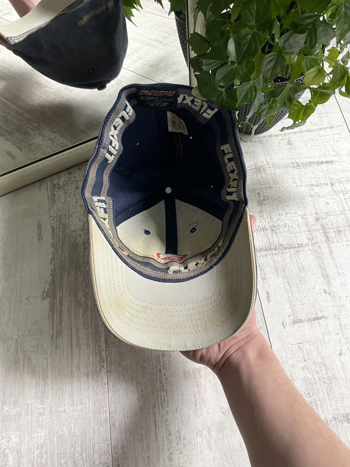 Quiksilver × Vintage Quiksilver 80’s Vintage FlexFit Cap Sun Faded Surf RARE Size 32 - 5 Thumbnail
