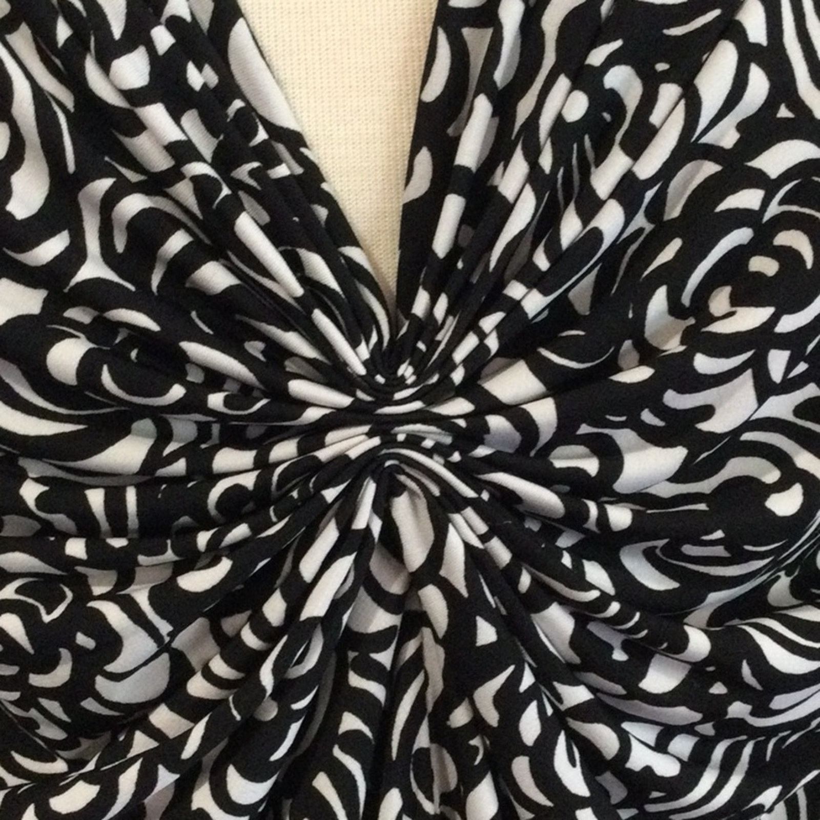 Other Lane Bryant Black & White V-Neck Short Sleeve Blouse 26/28 Size 3XL / US 20-22 - 4 Thumbnail