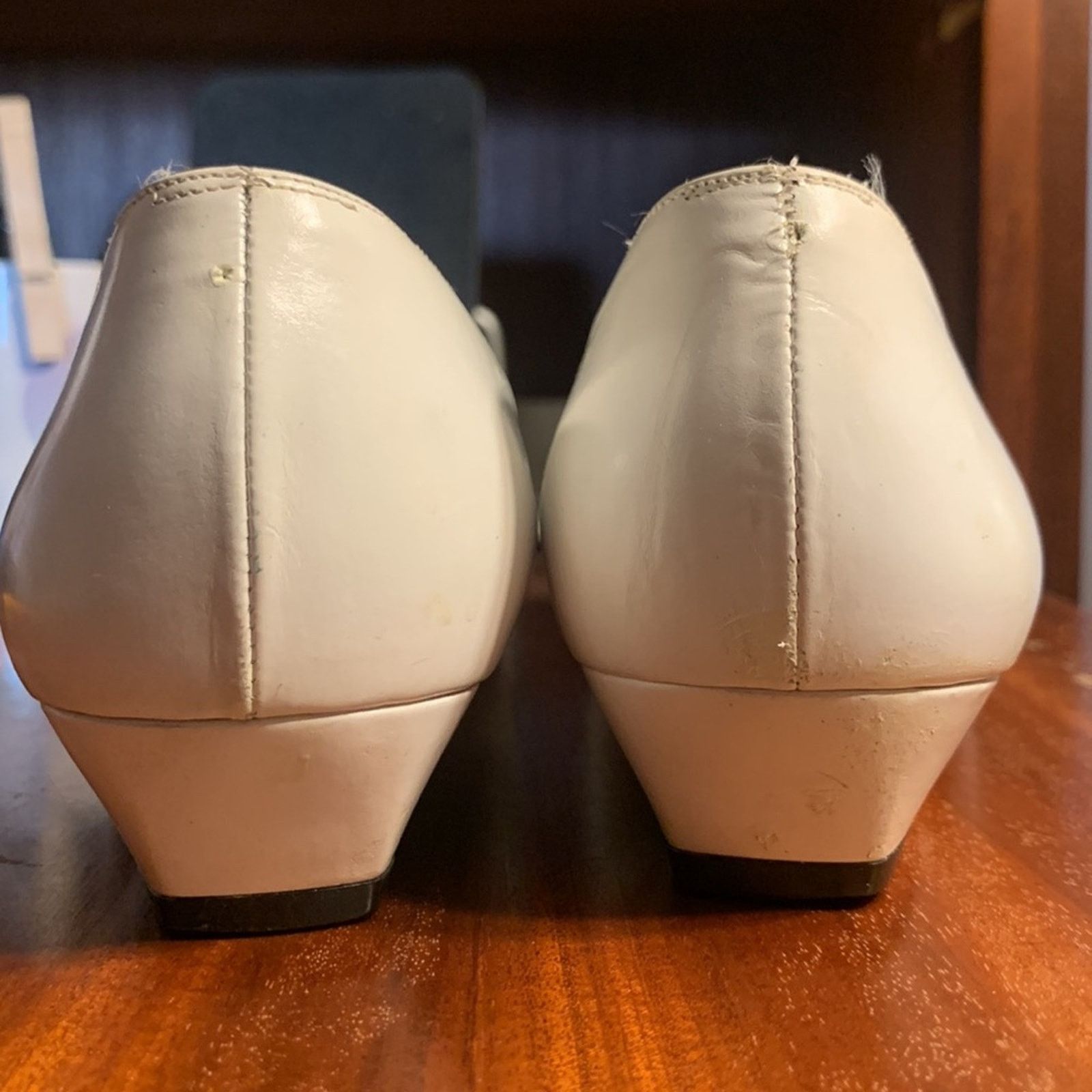 Salvatore Ferragamo 80’s Ferragamo Italy ballet flats white gold snakeskin cap Size US 8 / IT 38 - 6 Thumbnail