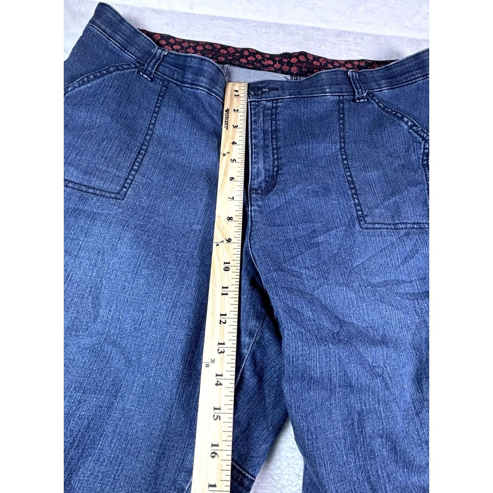 Lee Lee Jeans Womens 16W Medium Blue Sinfully Soft Stretch Denim Capri Pants Jeans Capris Regular Size 16W Blue Sinfully Soft Lee Womens Size 38" / US 16 / IT 52 - 3 Thumbnail