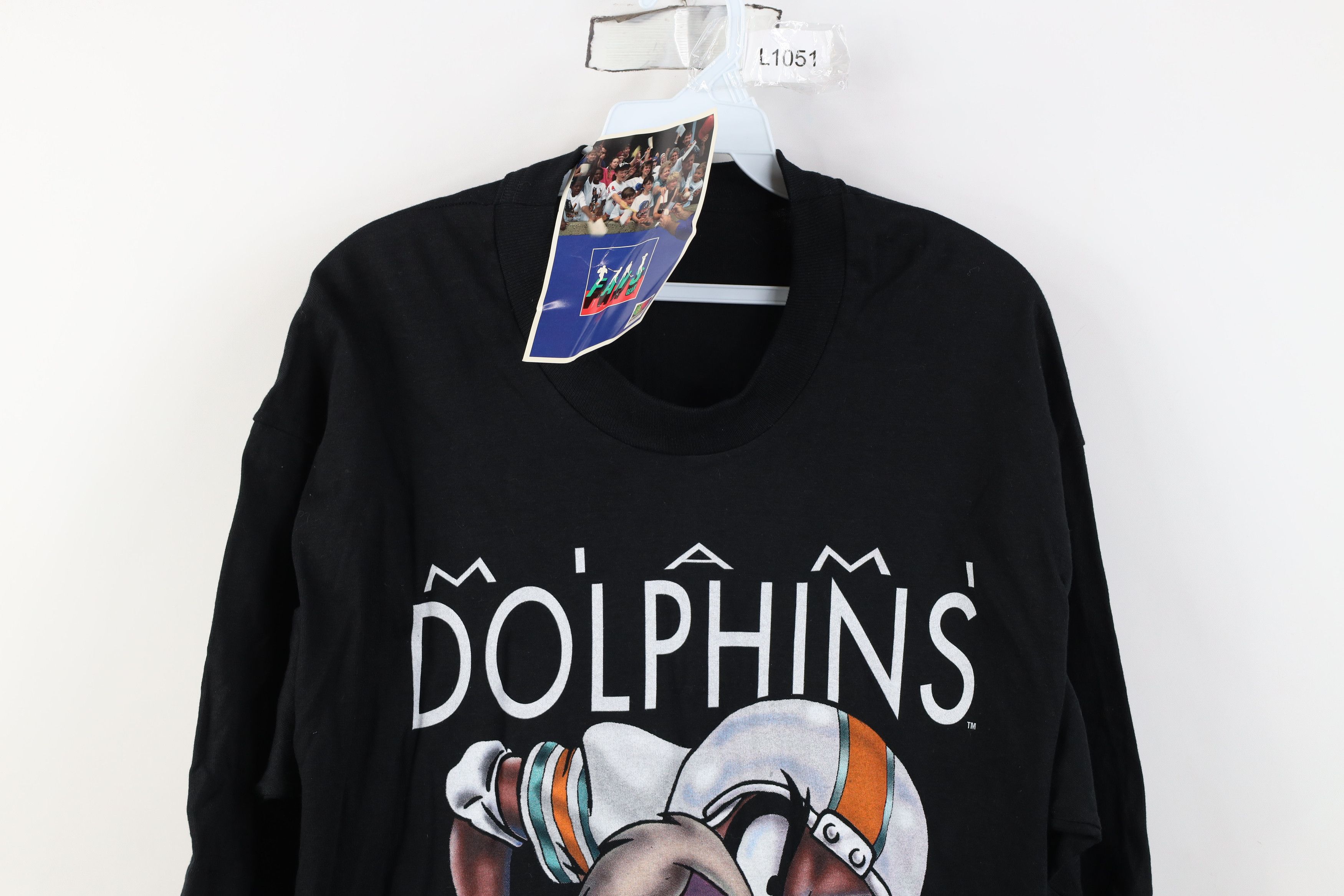 Vintage Deadstock Vintage 90s Looney Tunes Dolphins Taz T-Shirt USA Size US L / EU 52-54 / 3 - 2 Thumbnail