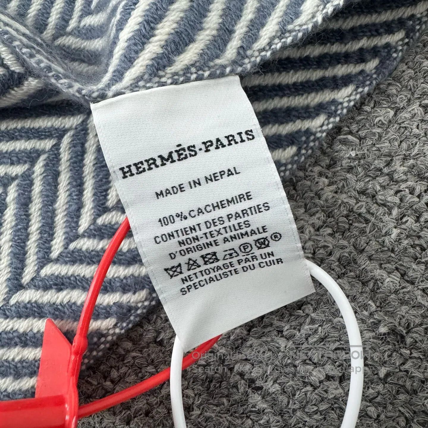Hermes Hermes V-shaped fringe scarf; cashmere scarf| Size ONE SIZE - 4 Thumbnail