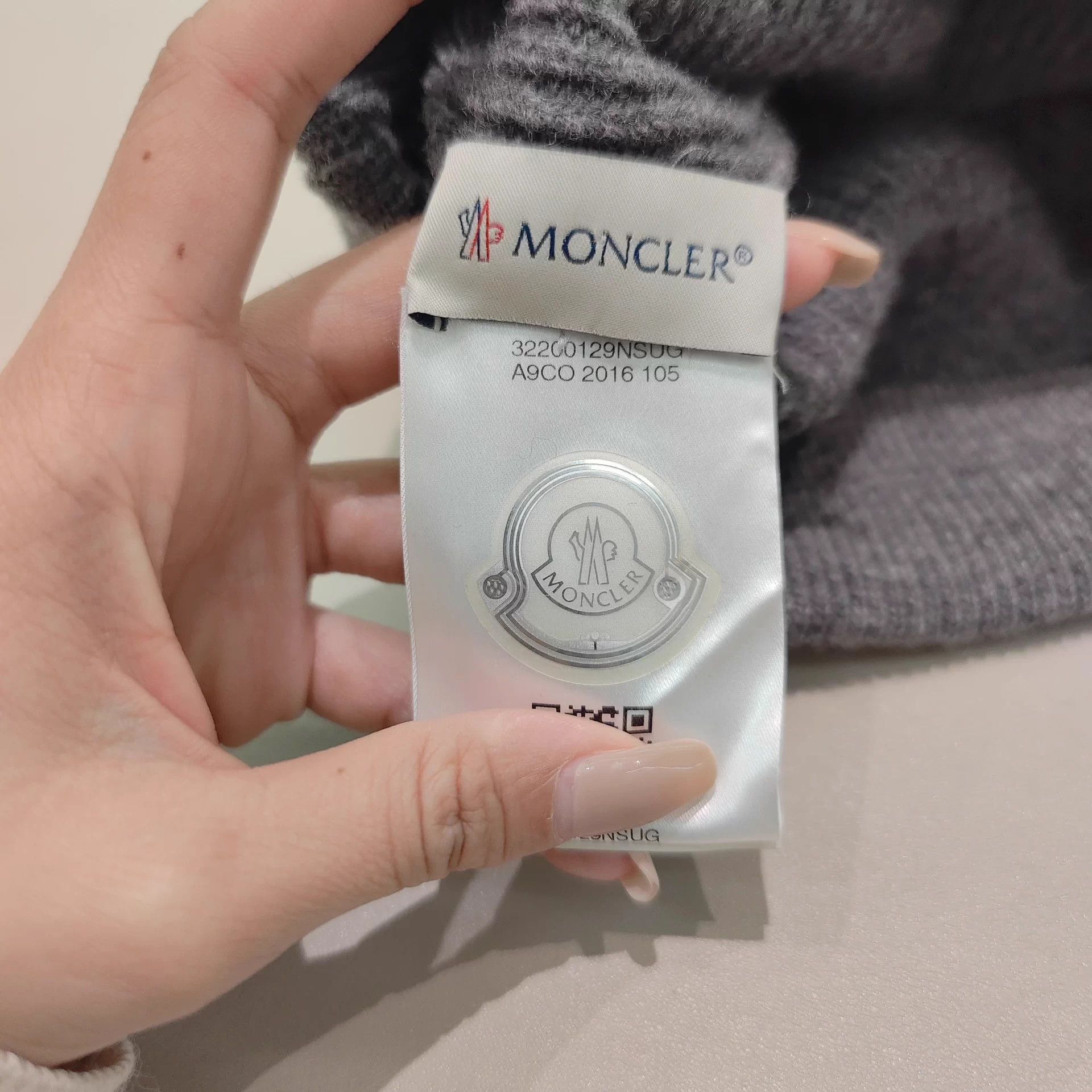 Moncler Moncler 99% New Knit Beanie Unisex Authentic Size ONE SIZE - 4 Thumbnail