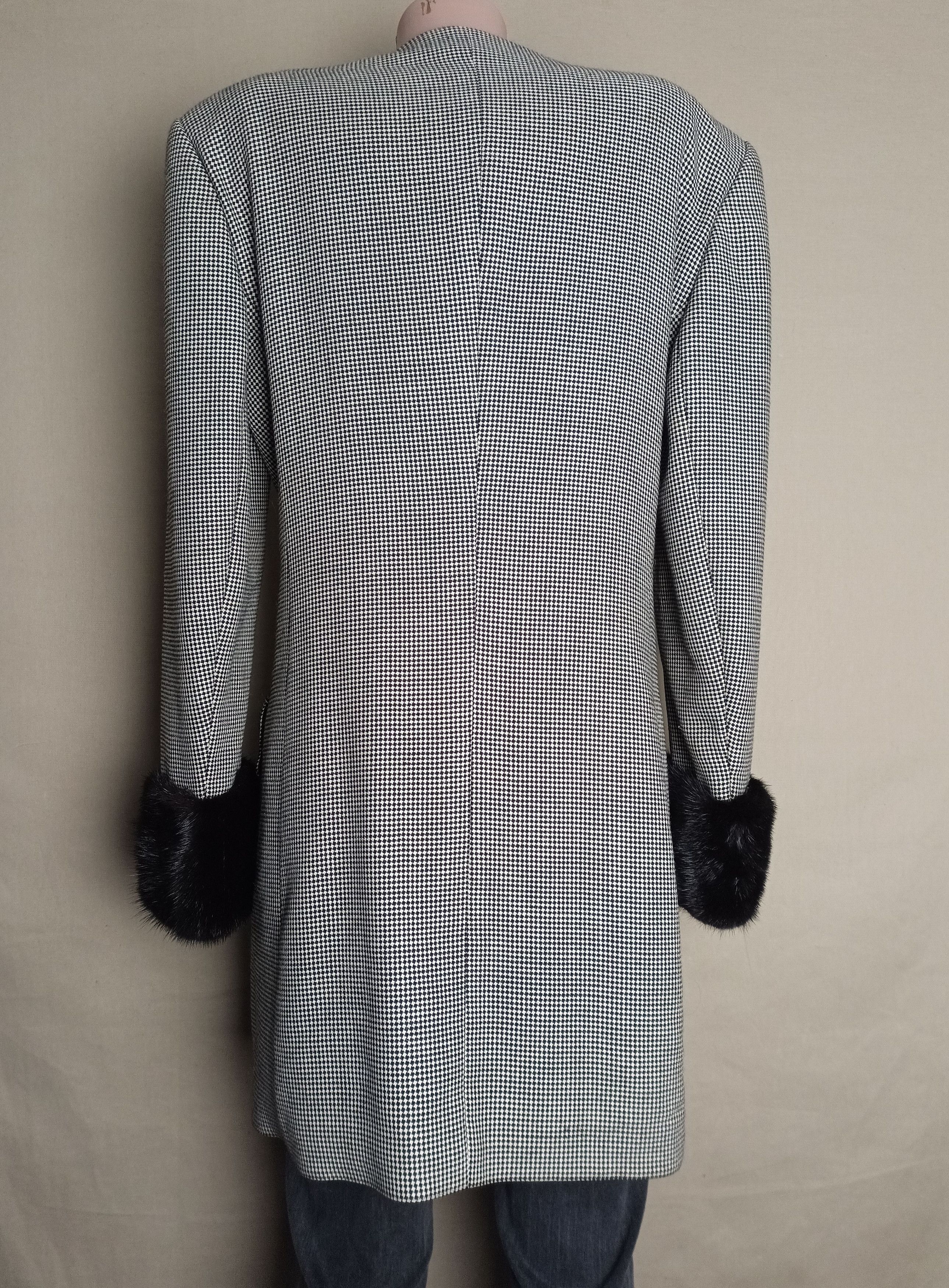 Akris AKRIS Wool Grey Check Jacket Coat Fur Trim EU38 US8 Size M / US 6-8 / IT 42-44 - 3 Thumbnail