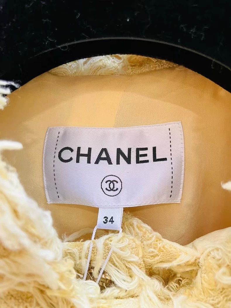 Chanel Chanel Chick yellow fur coat Size XXS / US 00 / IT 34 - 2 Thumbnail