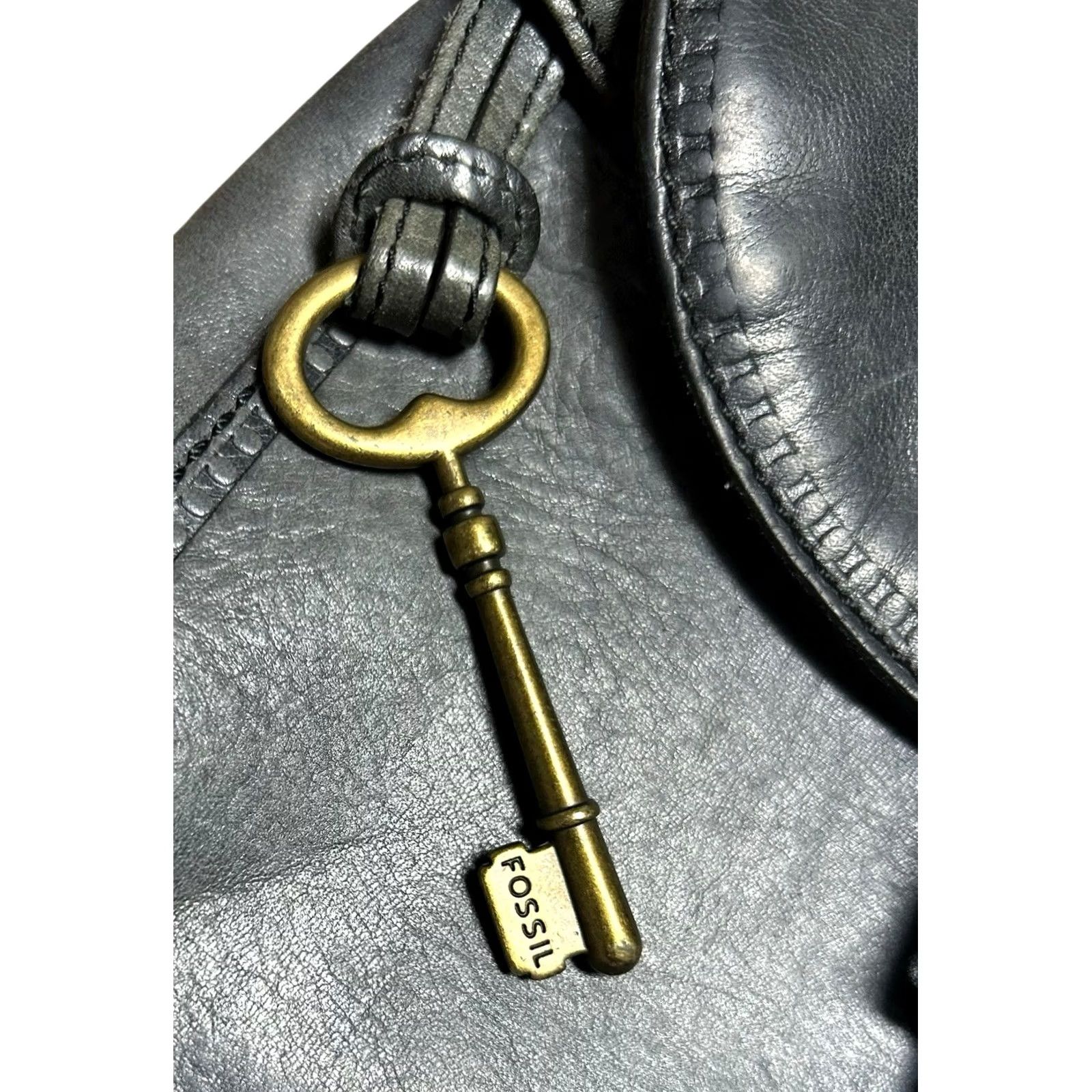 Fossil FOSSIL KEY Grey Leather Satchel Crossbody Purse Shoulder HandBag Women's Read Bag Sydney Vintage No Strap Tear Read More Details Size ONE SIZE - 5 Thumbnail